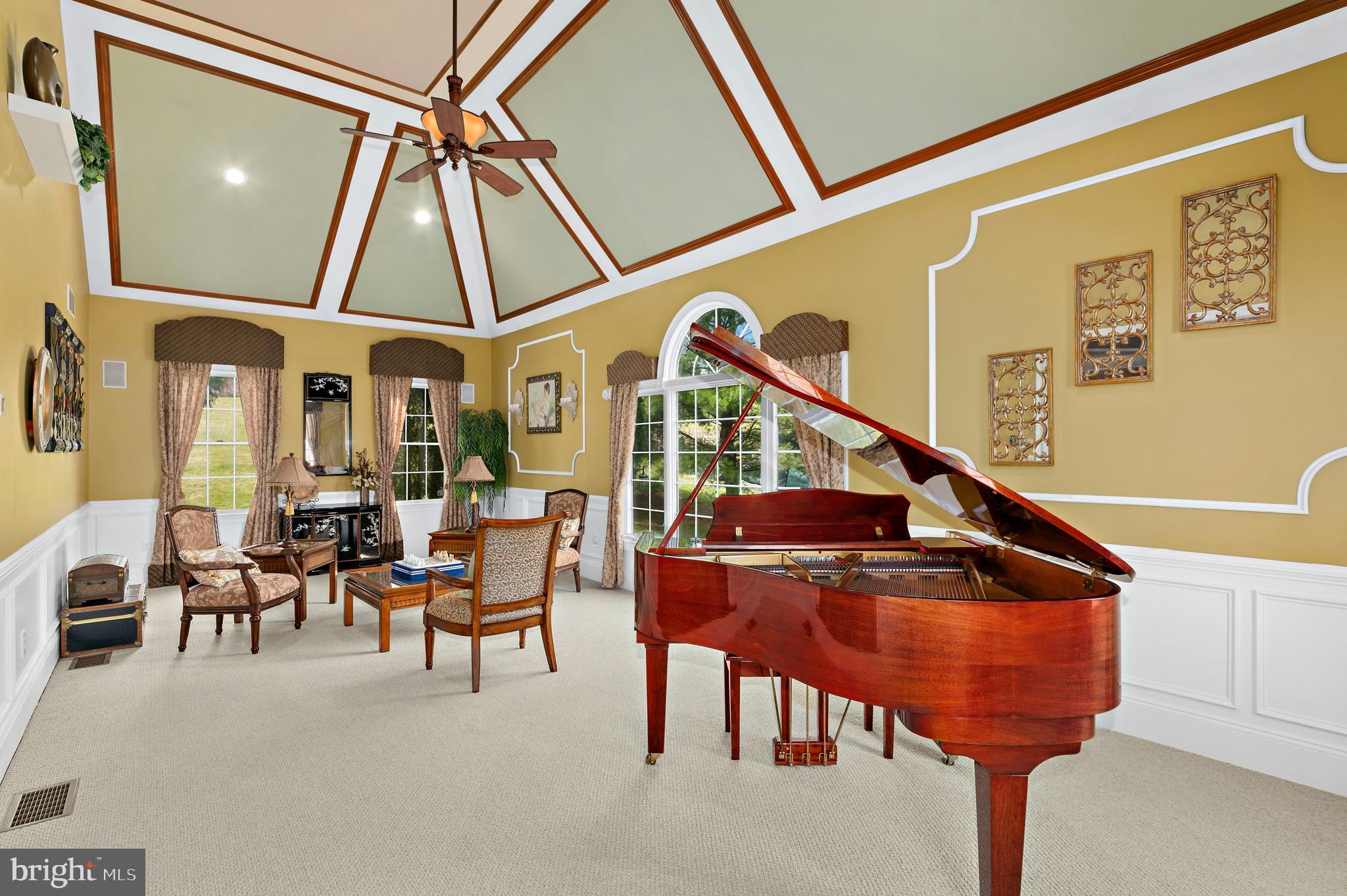 WOODSIDE ESTATES - Residential