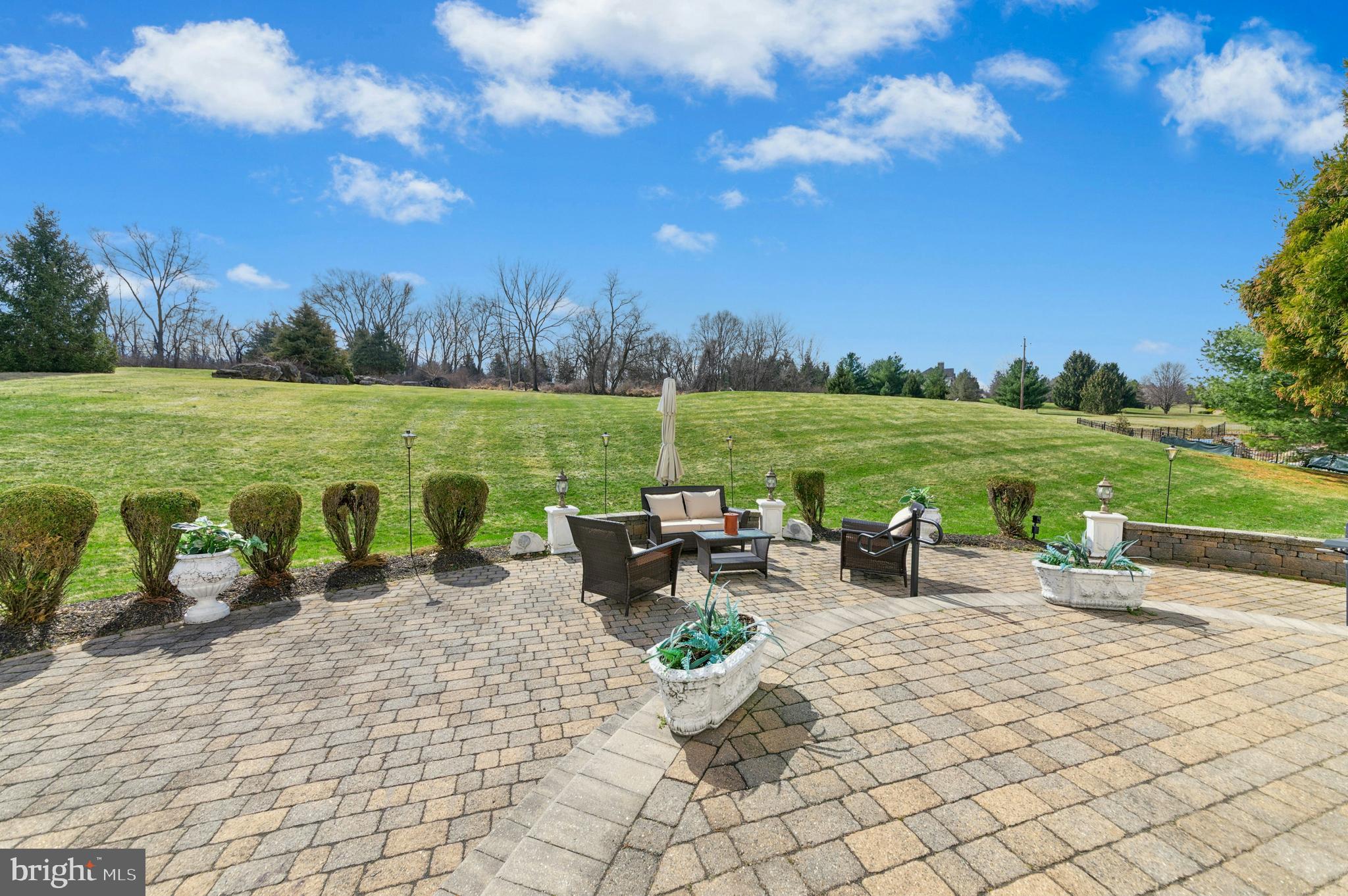 WOODSIDE ESTATES - Residential