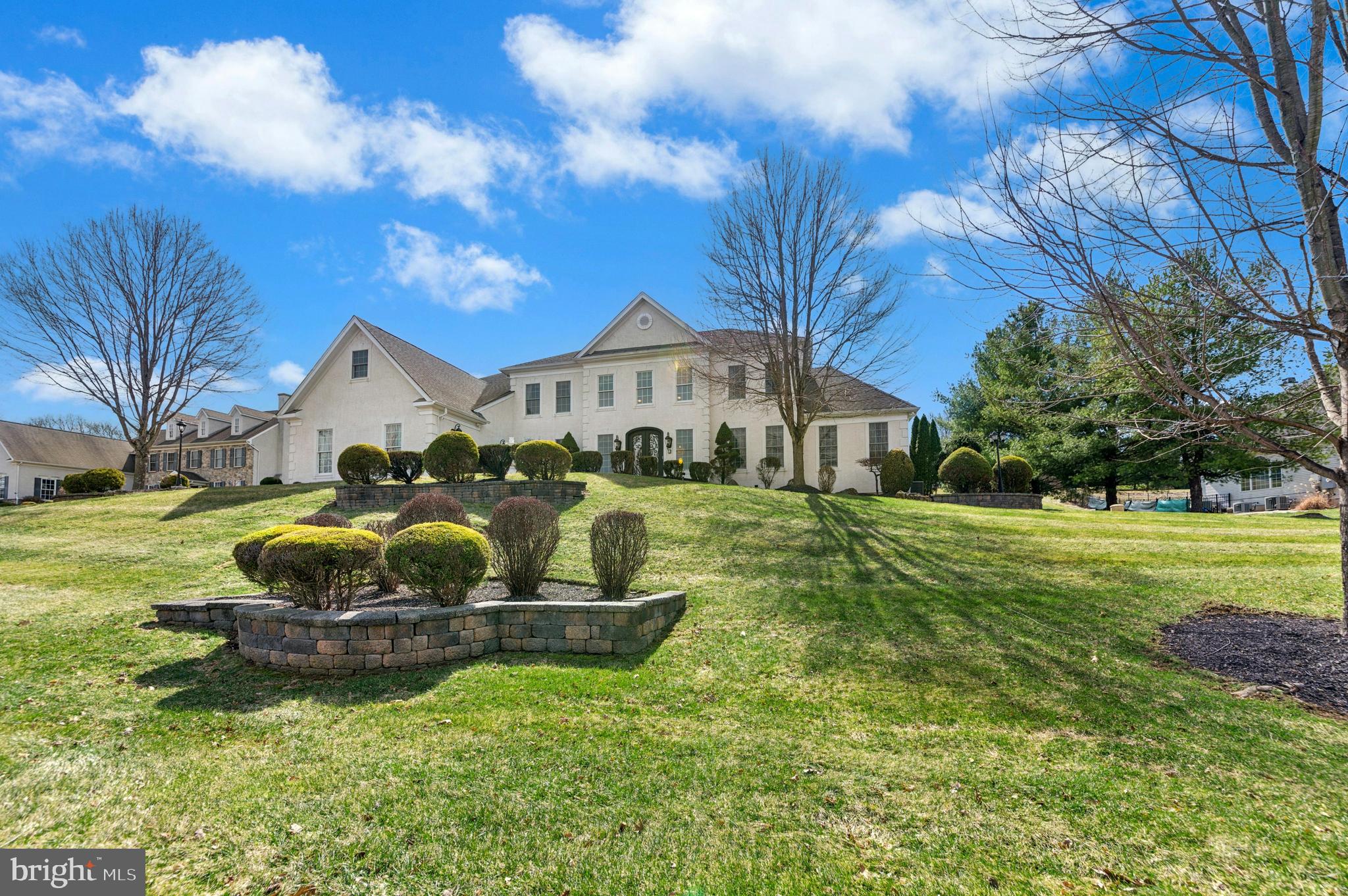 WOODSIDE ESTATES - Residential