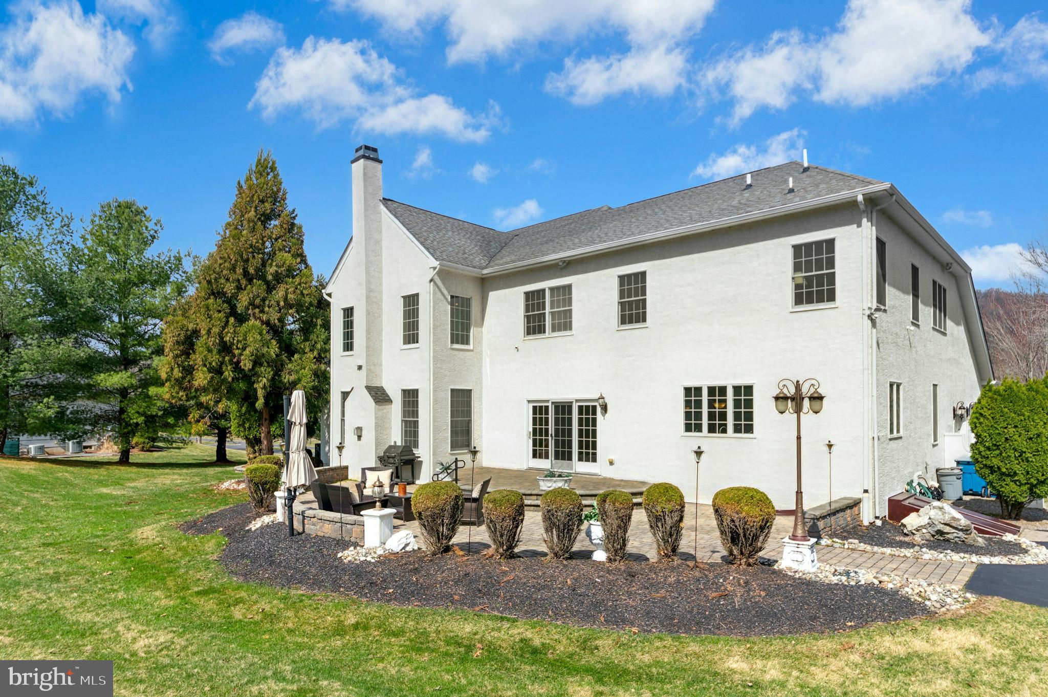 WOODSIDE ESTATES - Residential