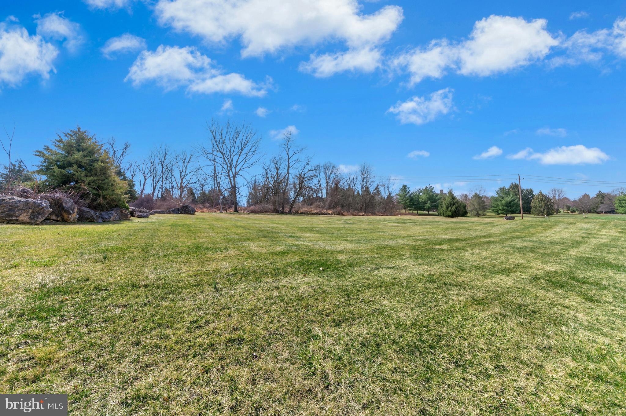 WOODSIDE ESTATES - Residential