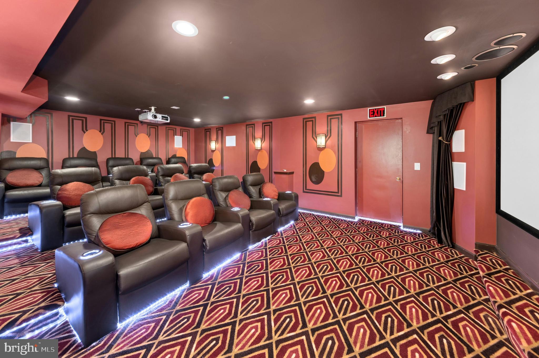 WOODSIDE ESTATES - Residential