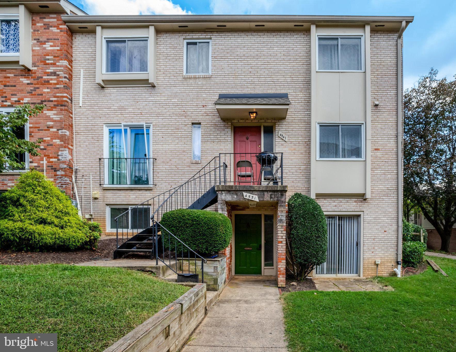TERRACE TOWNHOUSES OF ANNANDALE - Residential