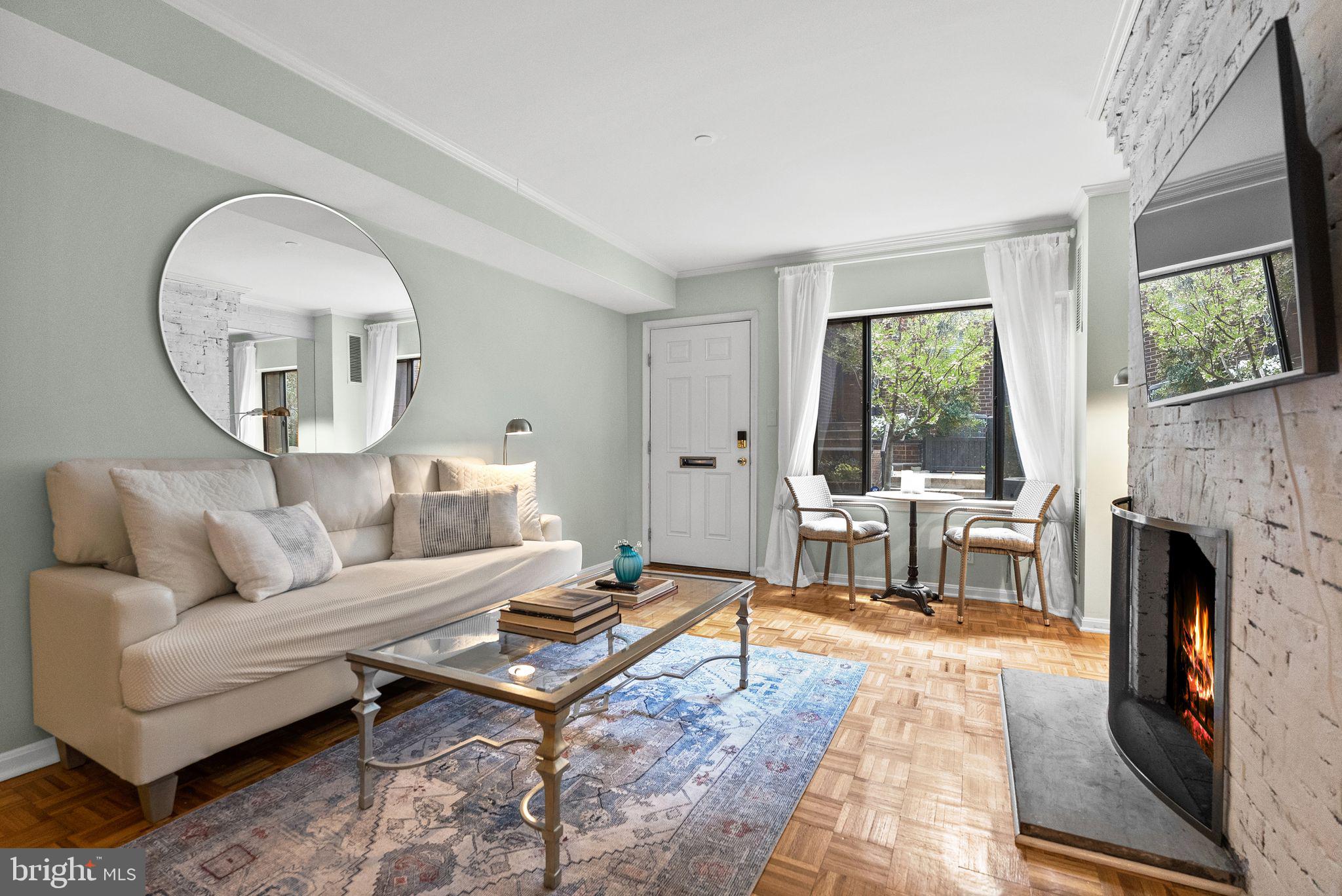 1047 PAPER MILL COURT NW 1047