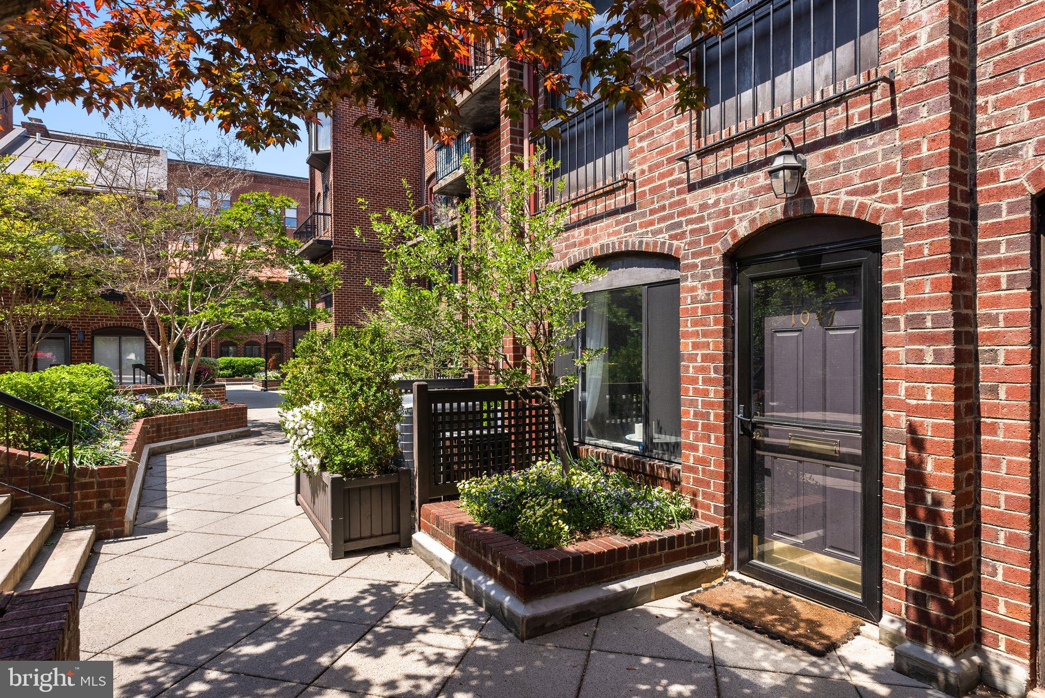 1047 PAPER MILL COURT NW 1047