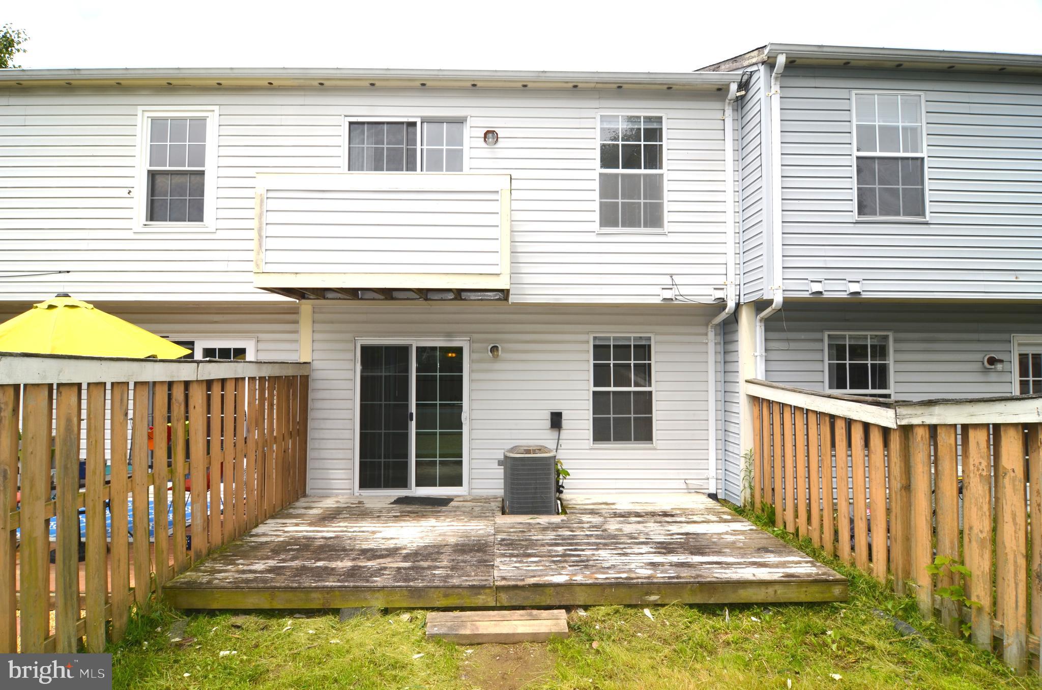 COLUMBIA COMMONS - Residential Lease