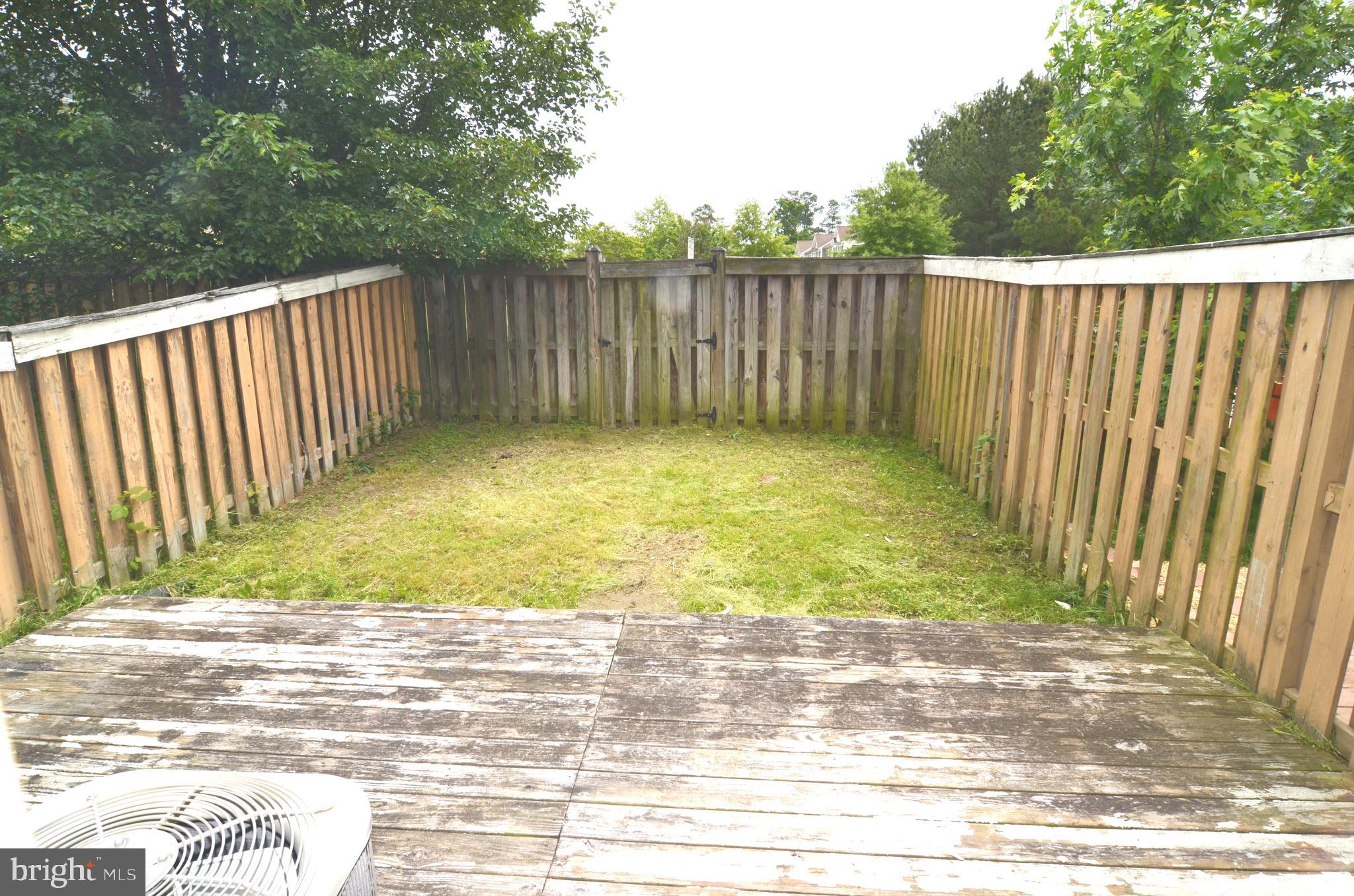 COLUMBIA COMMONS - Residential Lease