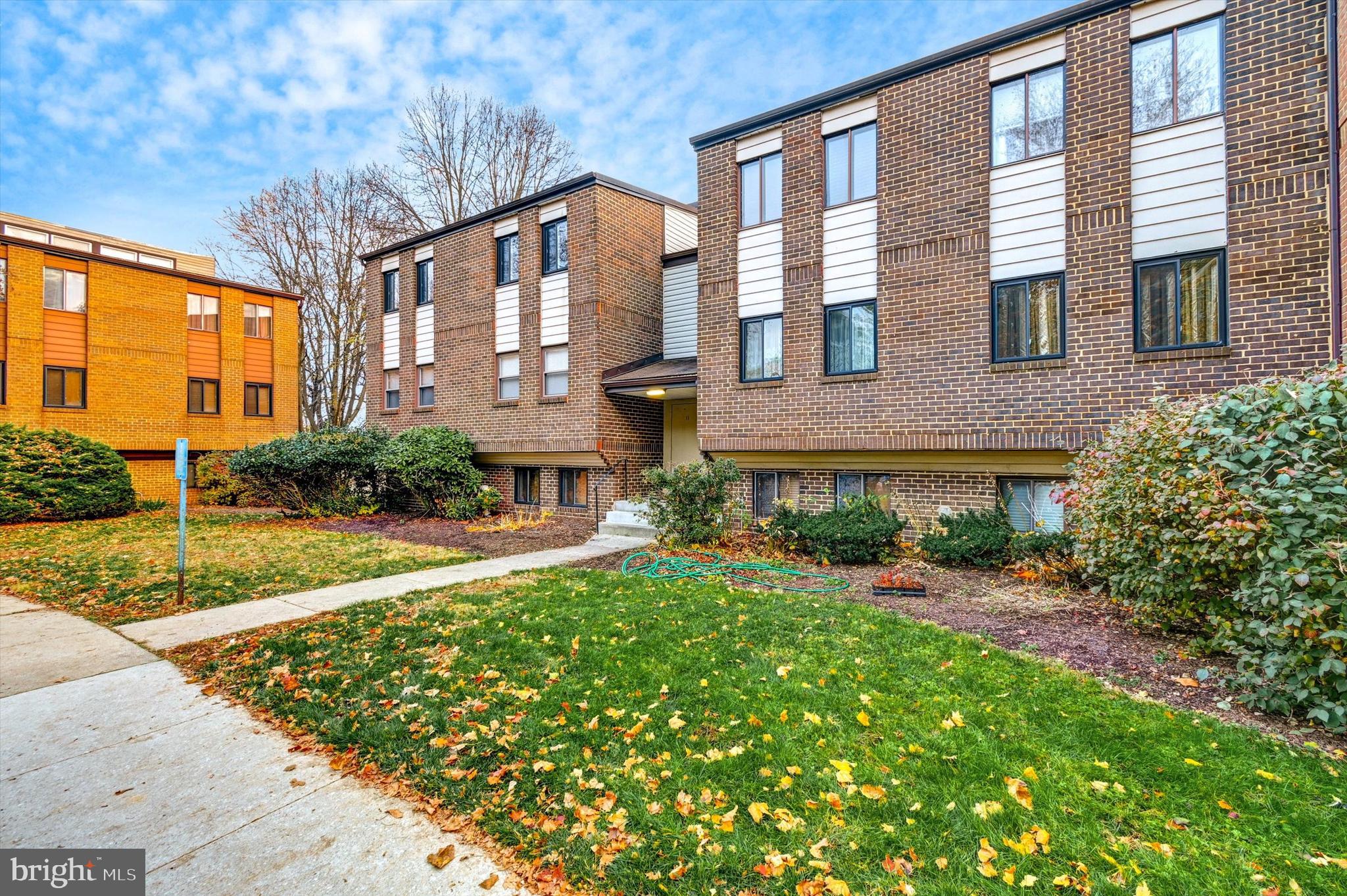 ROCKLAND RUN - Residential