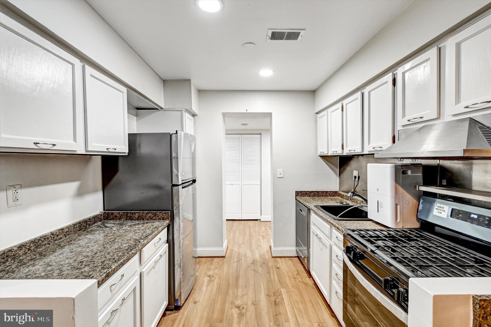 ROCKLAND RUN - Residential