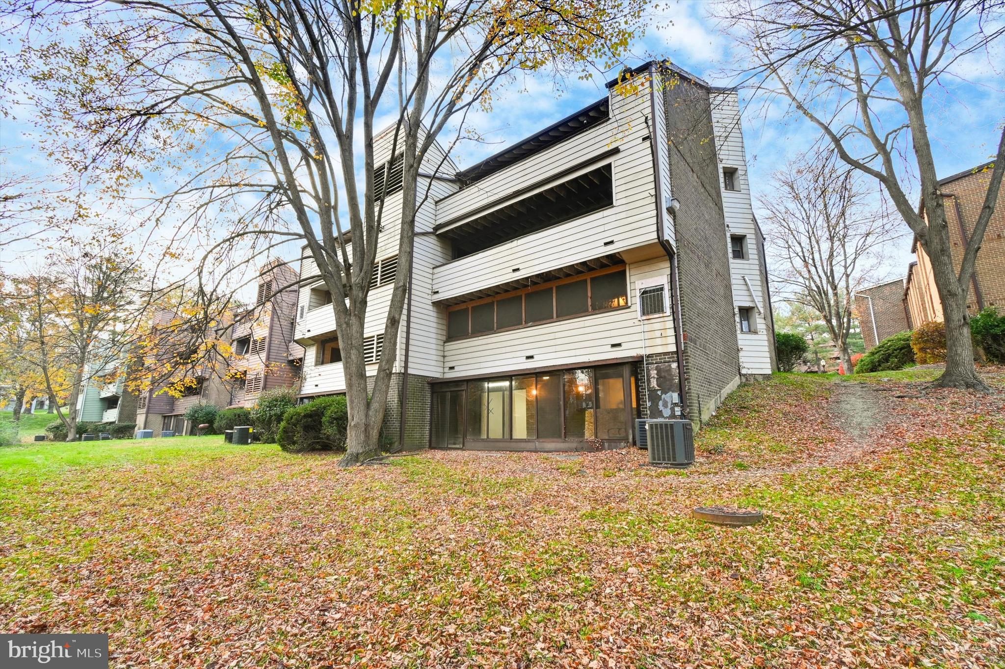 ROCKLAND RUN - Residential