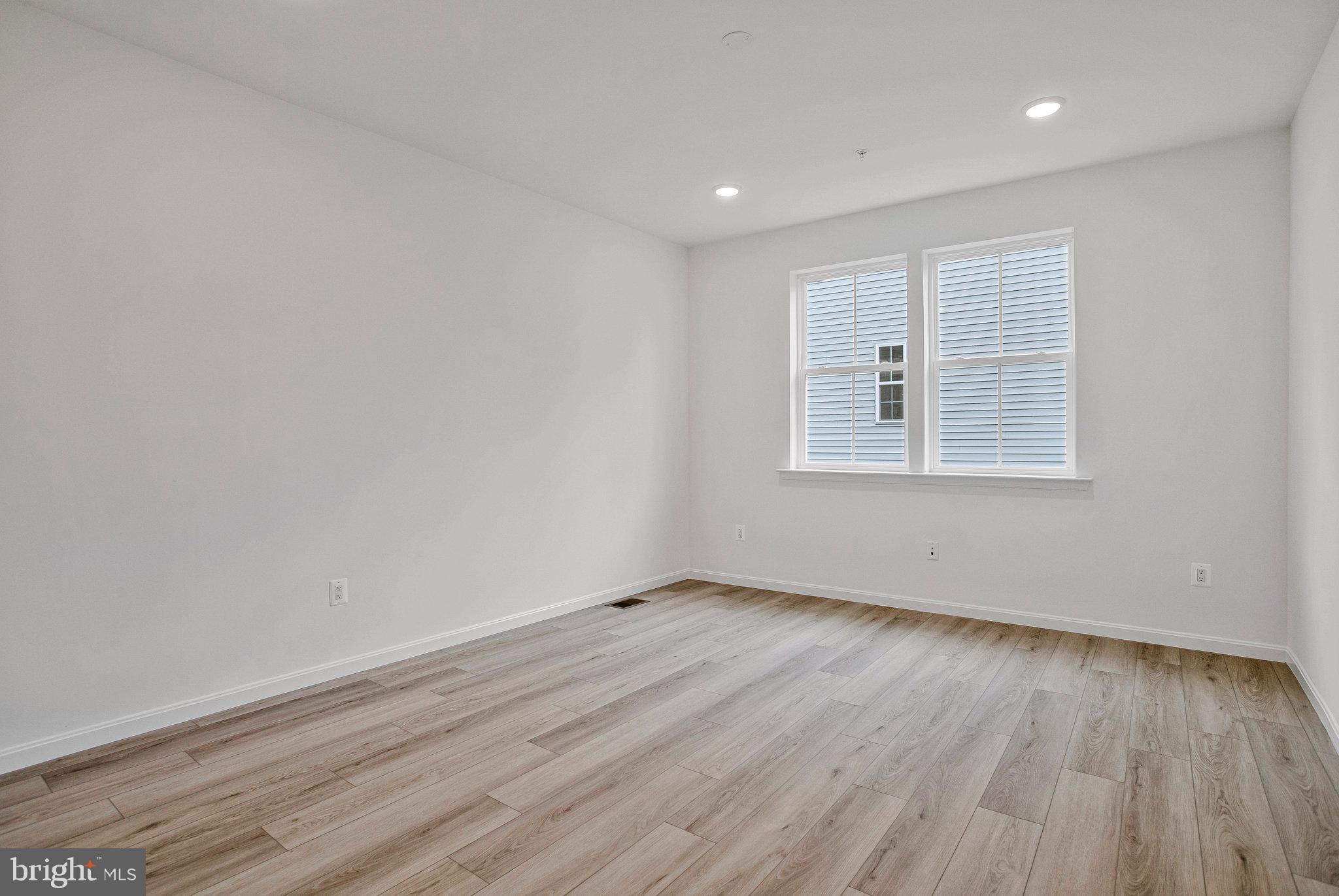 ROBERTS CROSSING - Residential