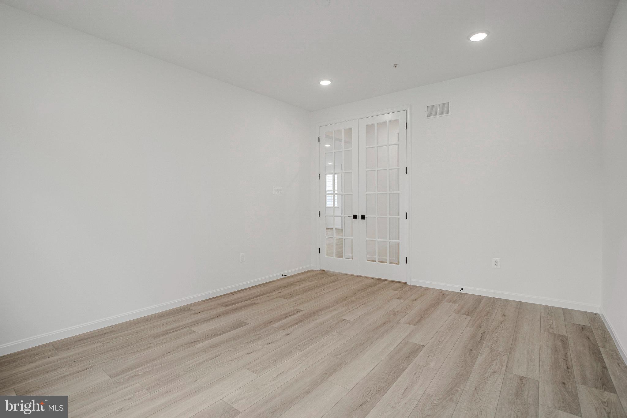 ROBERTS CROSSING - Residential