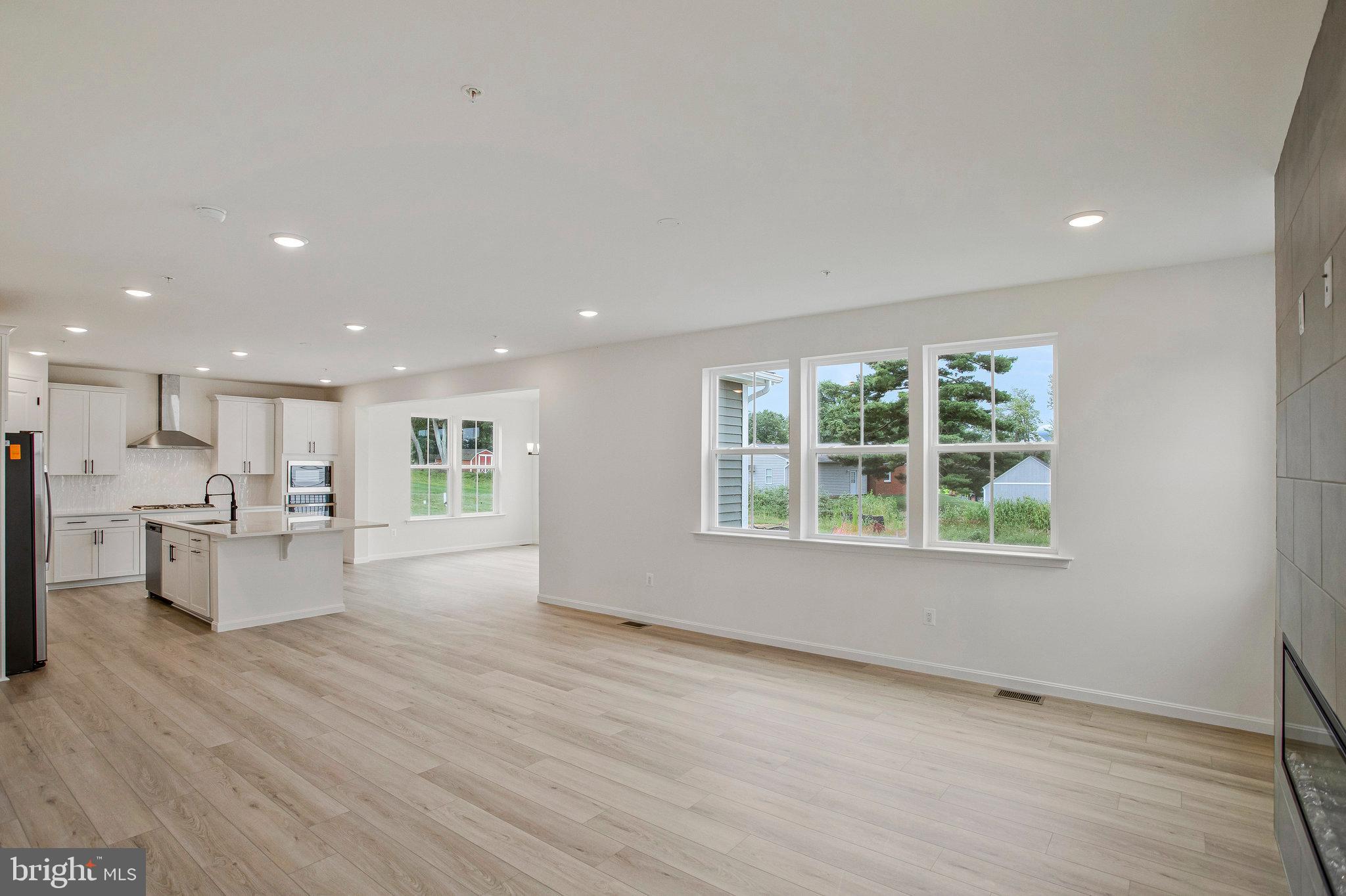 ROBERTS CROSSING - Residential