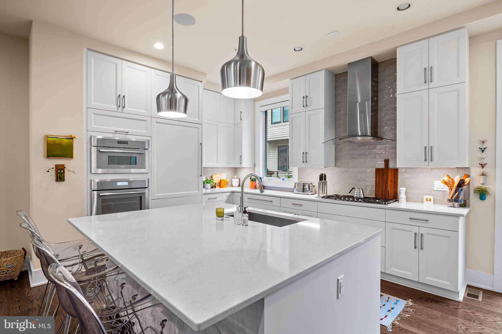 GROSVENOR HEIGHTS - Residential