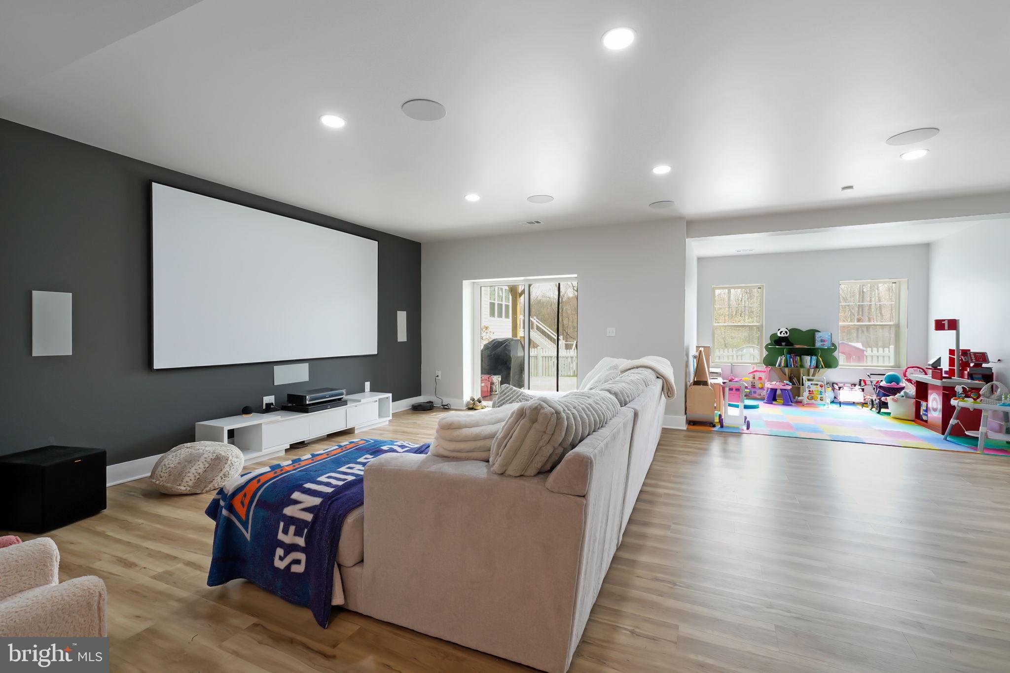 POTOMAC SHORES - Residential