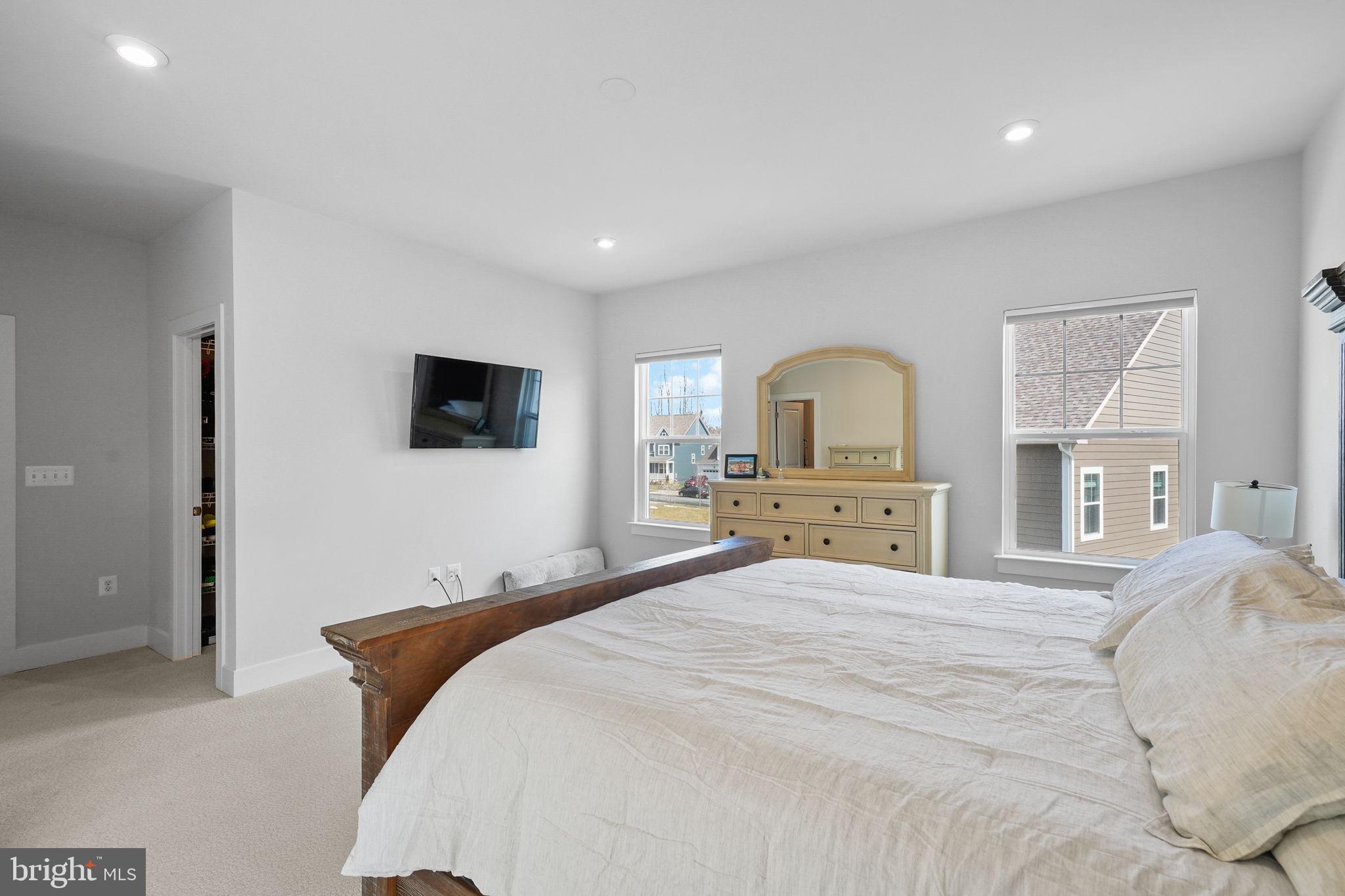 POTOMAC SHORES - Residential