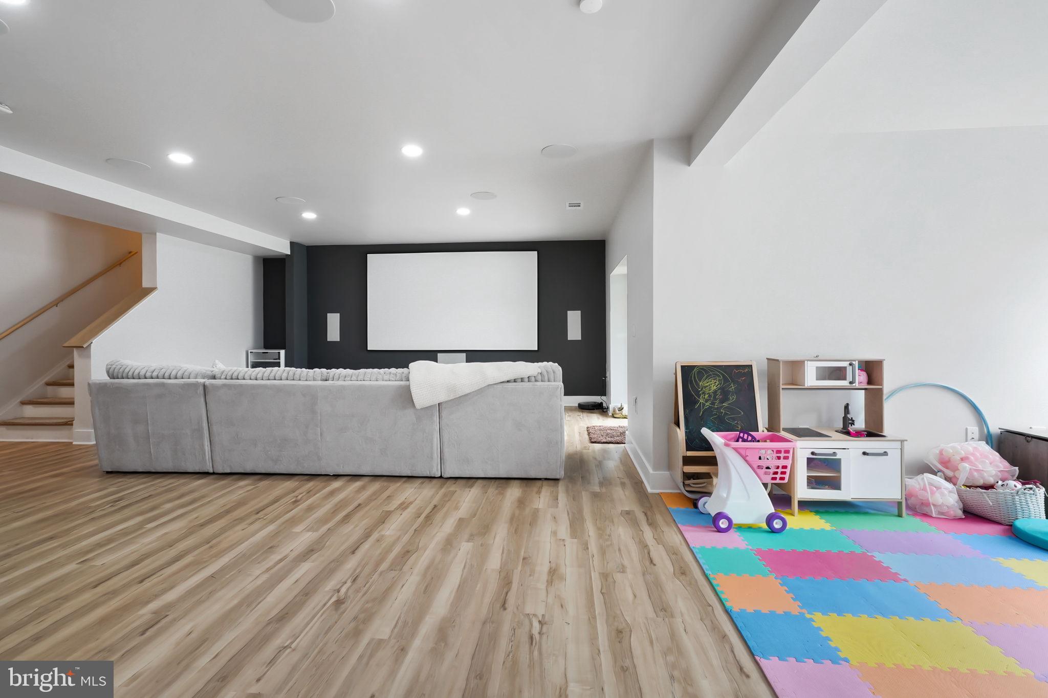 POTOMAC SHORES - Residential