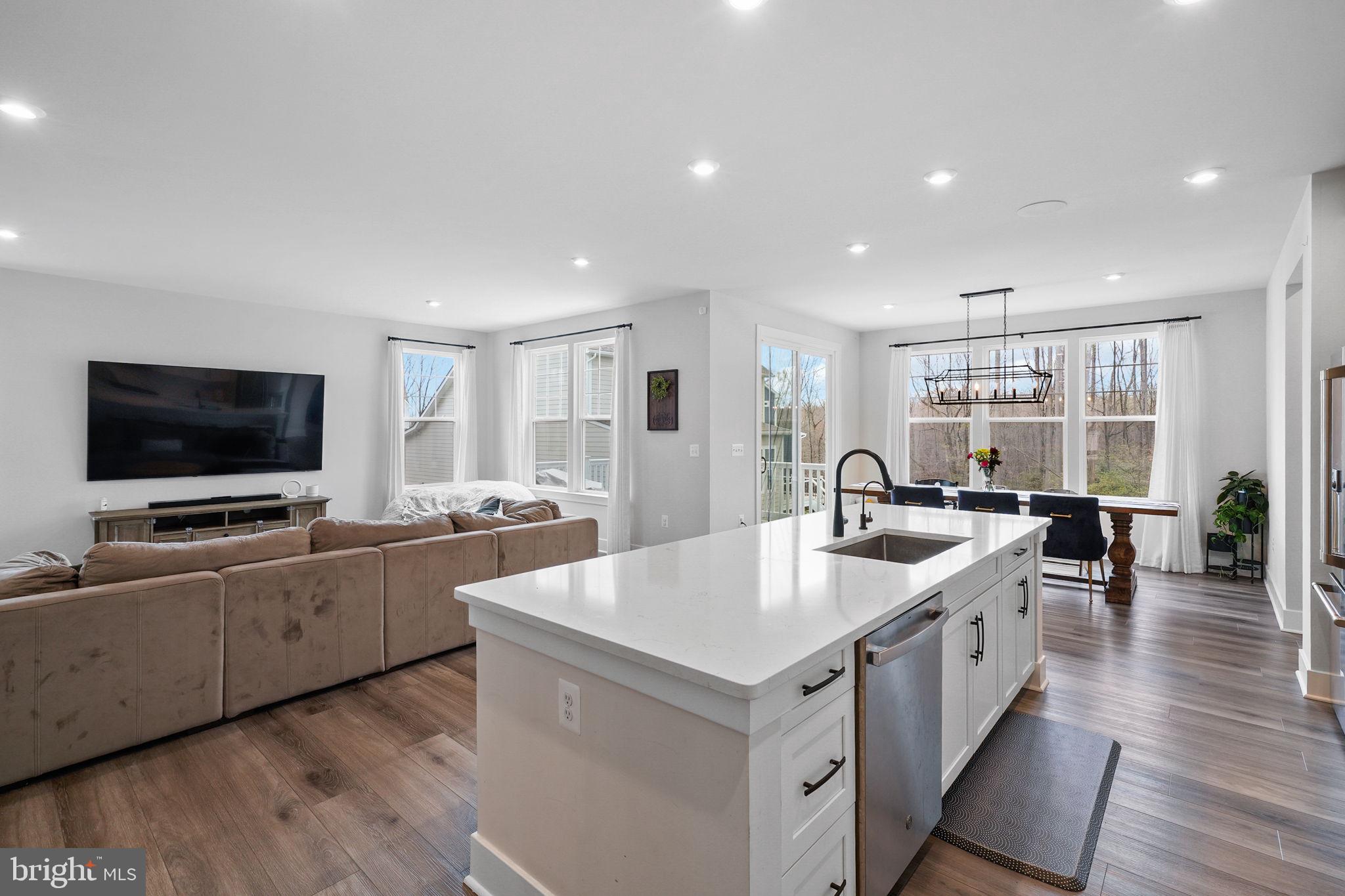 POTOMAC SHORES - Residential