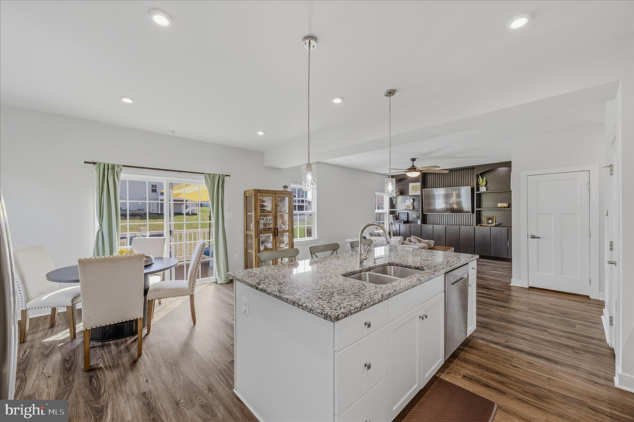 BRENTWOOD SPRINGS - Residential