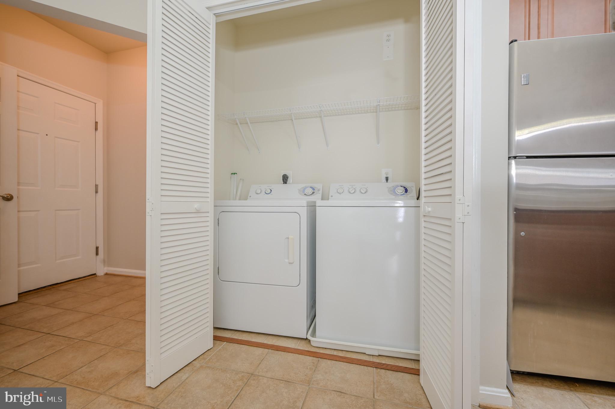 COMMONS ON POTOMAC SQUARE - Residential Lease