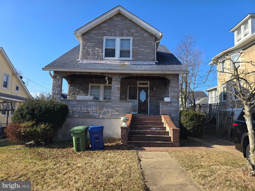 Investor special with tremendous opportunity, Being sold as is.