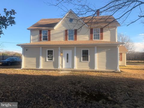 8400 PENNS HILL ROAD LA PLATA MD 20646