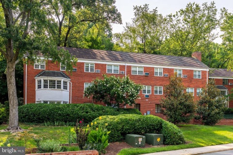 Photo of 3507 Valley Drive, ALEXANDRIA, VA 22302 (MLS # VAAX2065076)