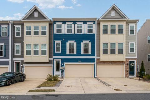 Townhouse For Sale - 2620 Sequoia Lane<br/> GAMBRILLS, MD 21054