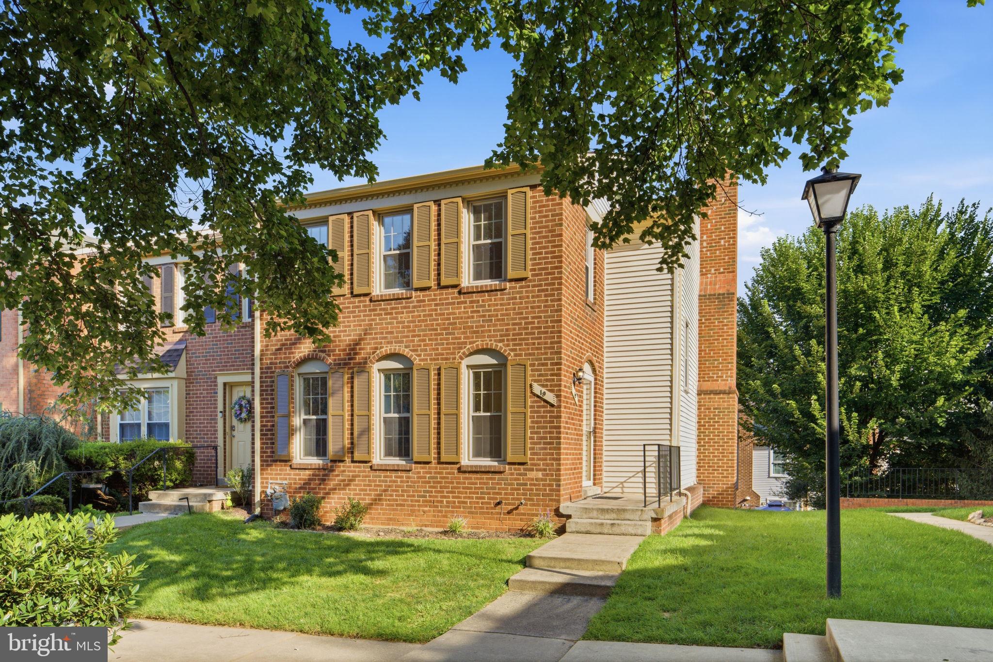 19 SHAGBARK COURT