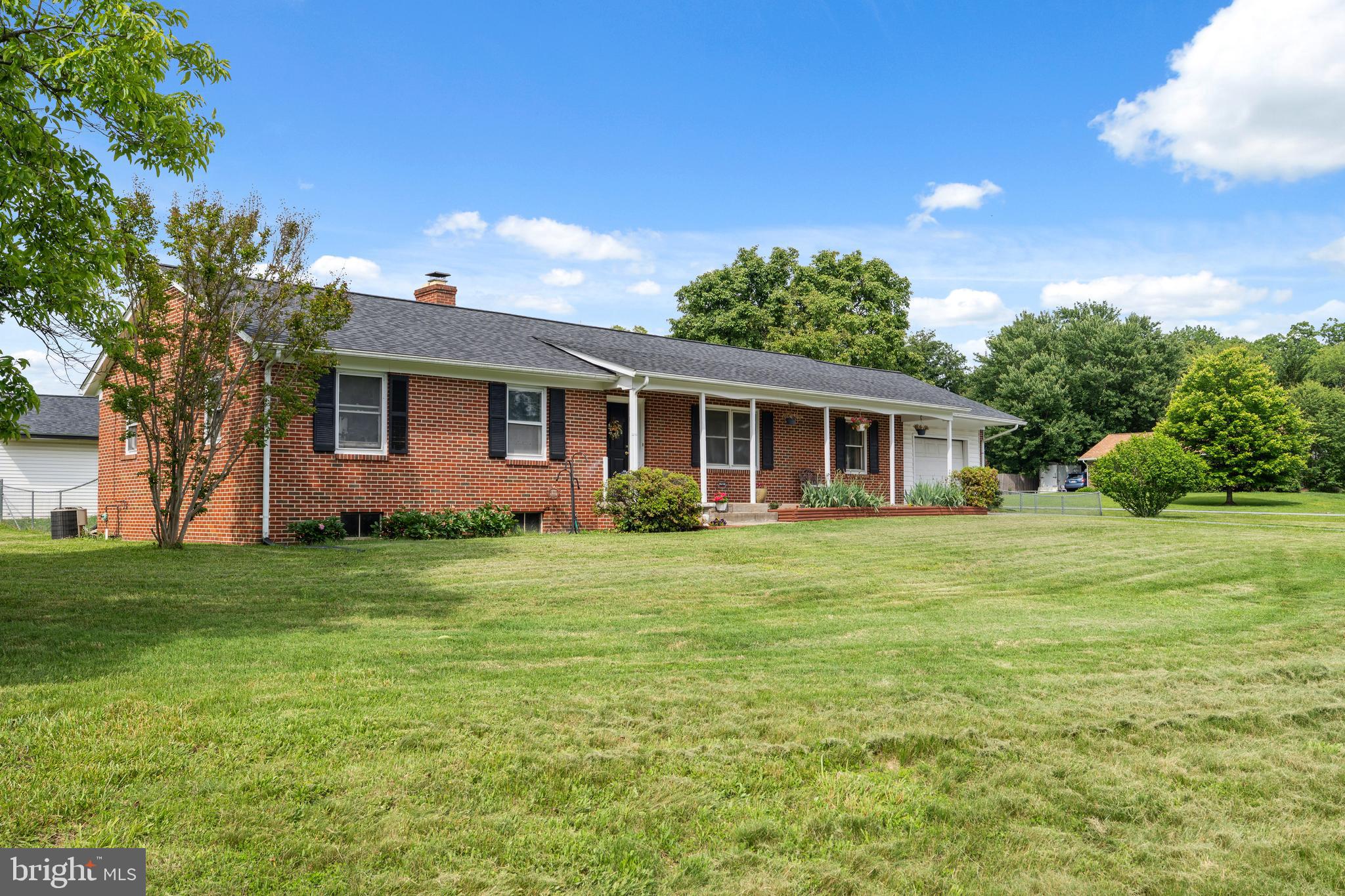 WINDSOR ESTATES - Residential