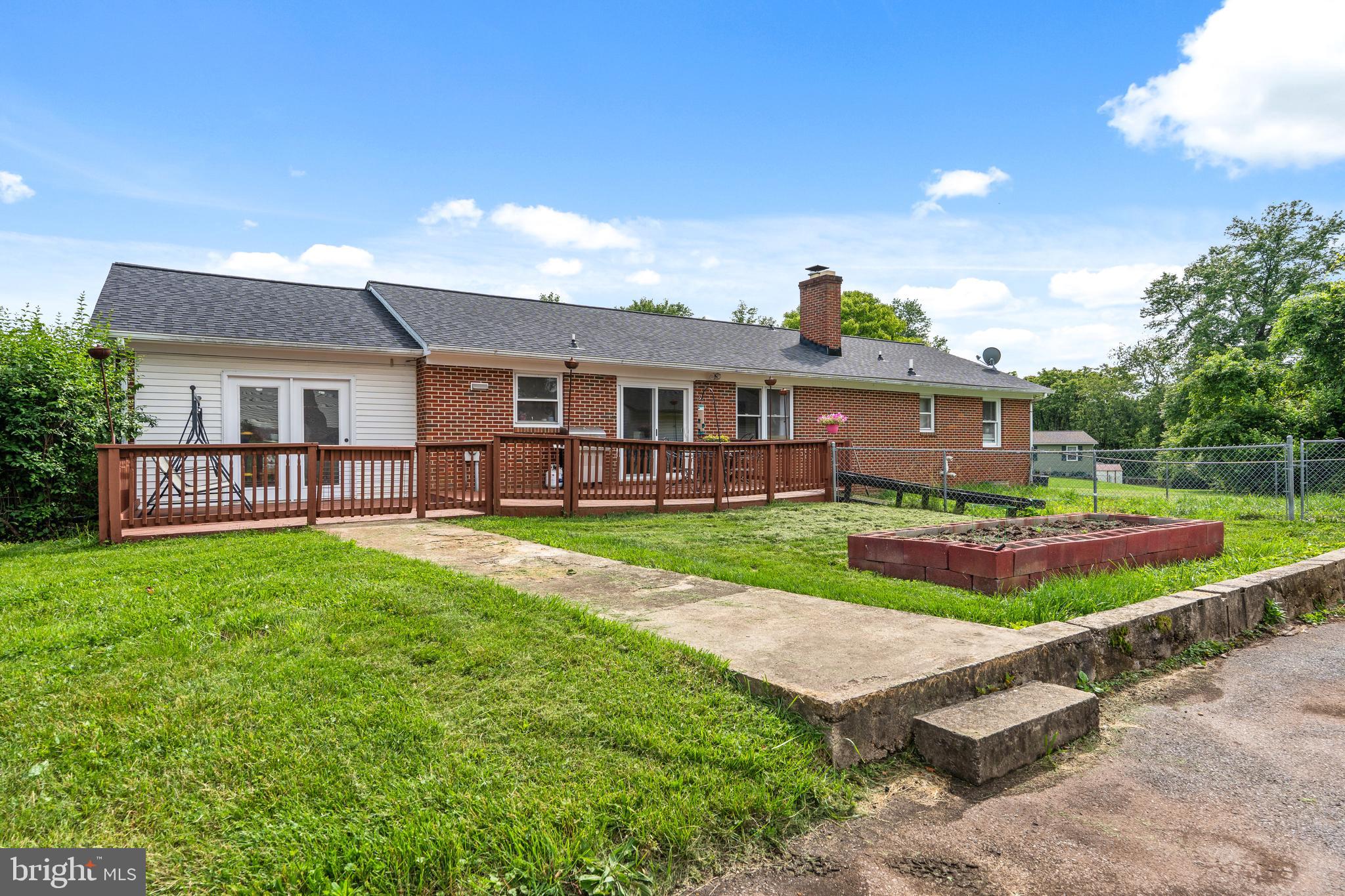 WINDSOR ESTATES - Residential