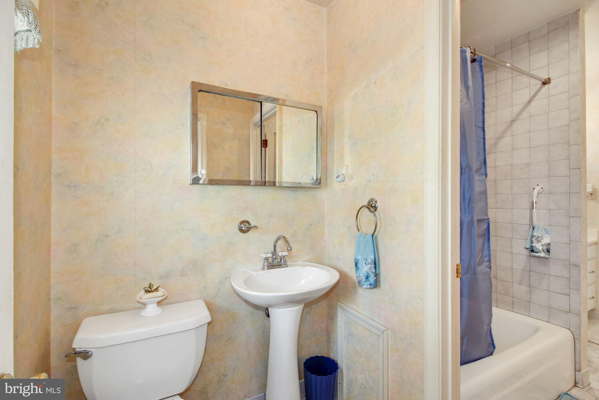 CHADWICK MANOR - Residential