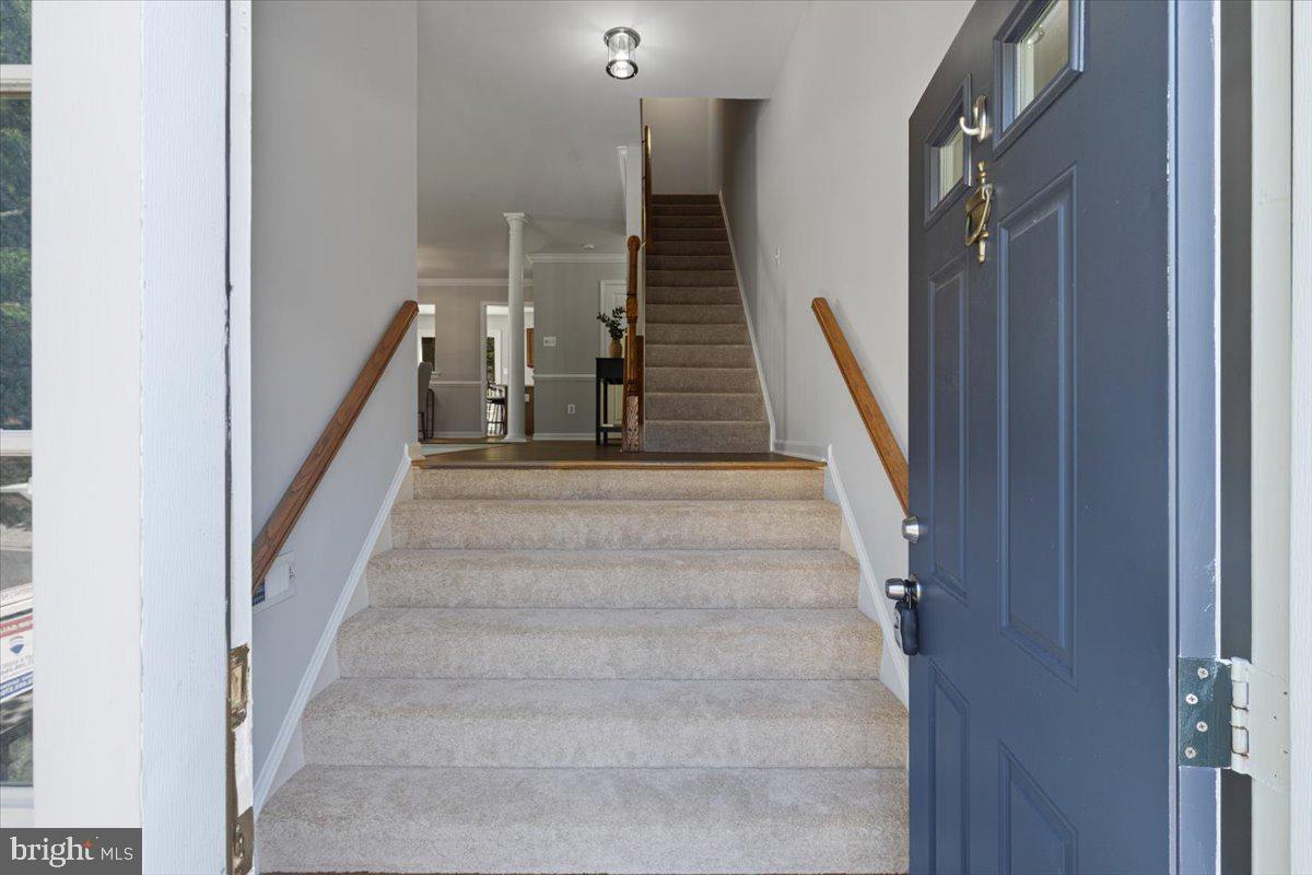 6856 KERRYWOOD CIRCLE