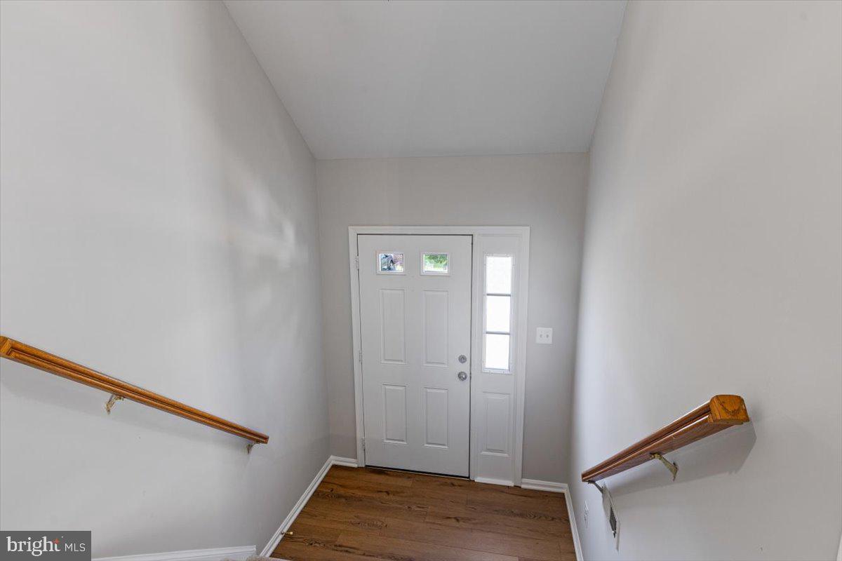 6856 KERRYWOOD CIRCLE