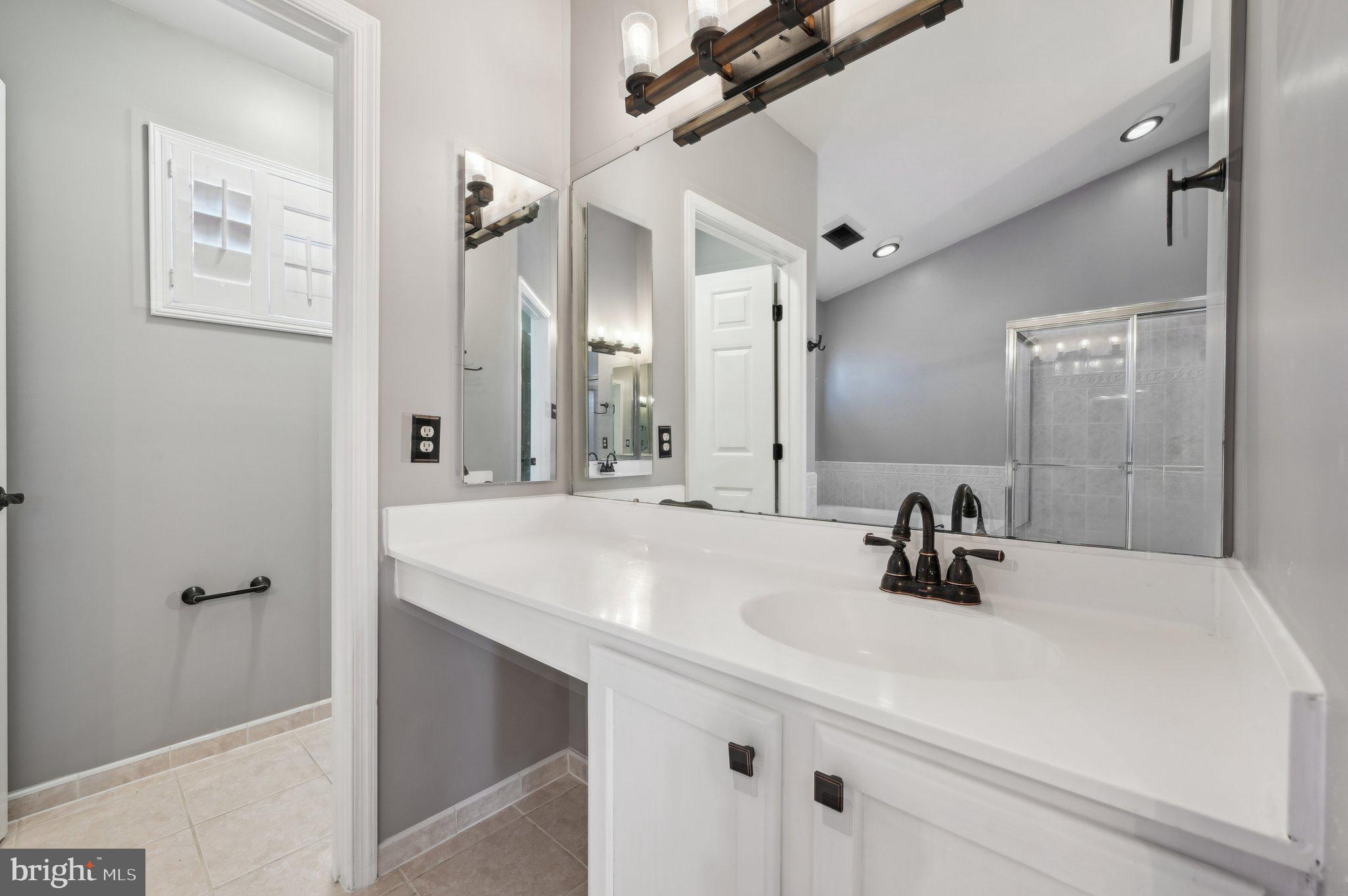 JENNA ESTATES - Residential