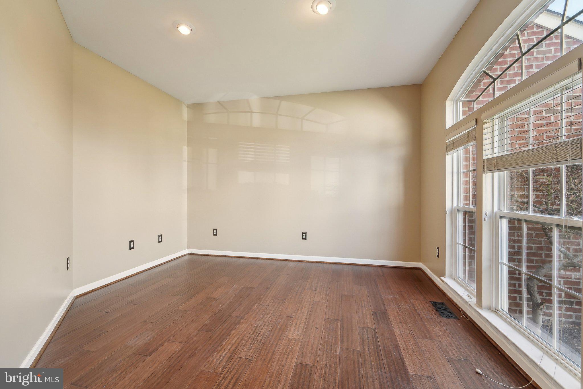 JENNA ESTATES - Residential