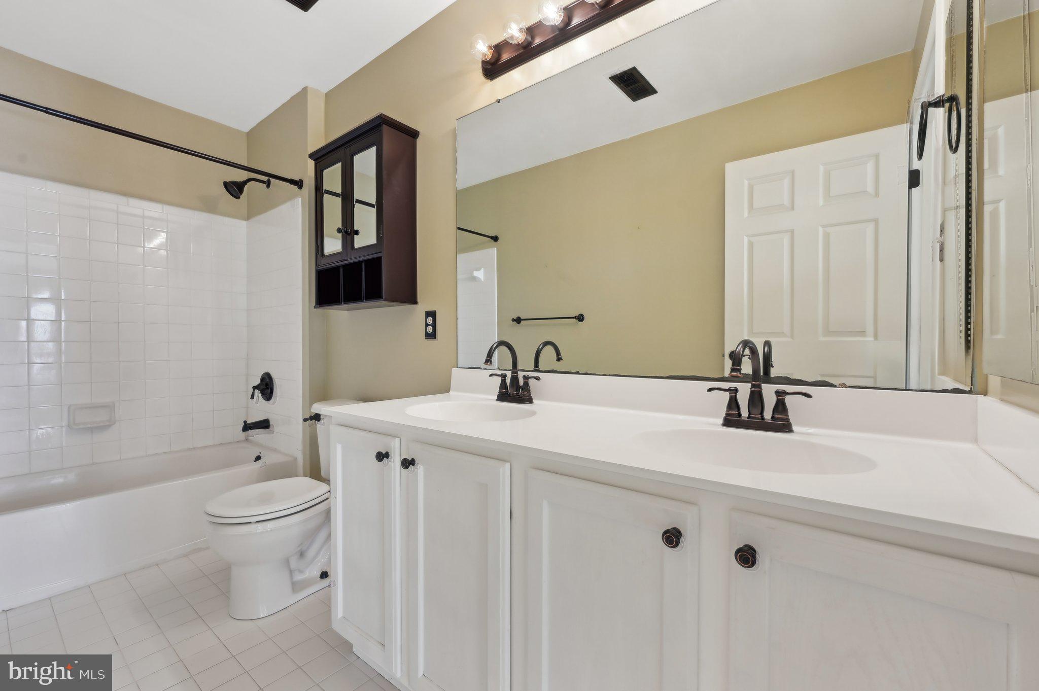 JENNA ESTATES - Residential