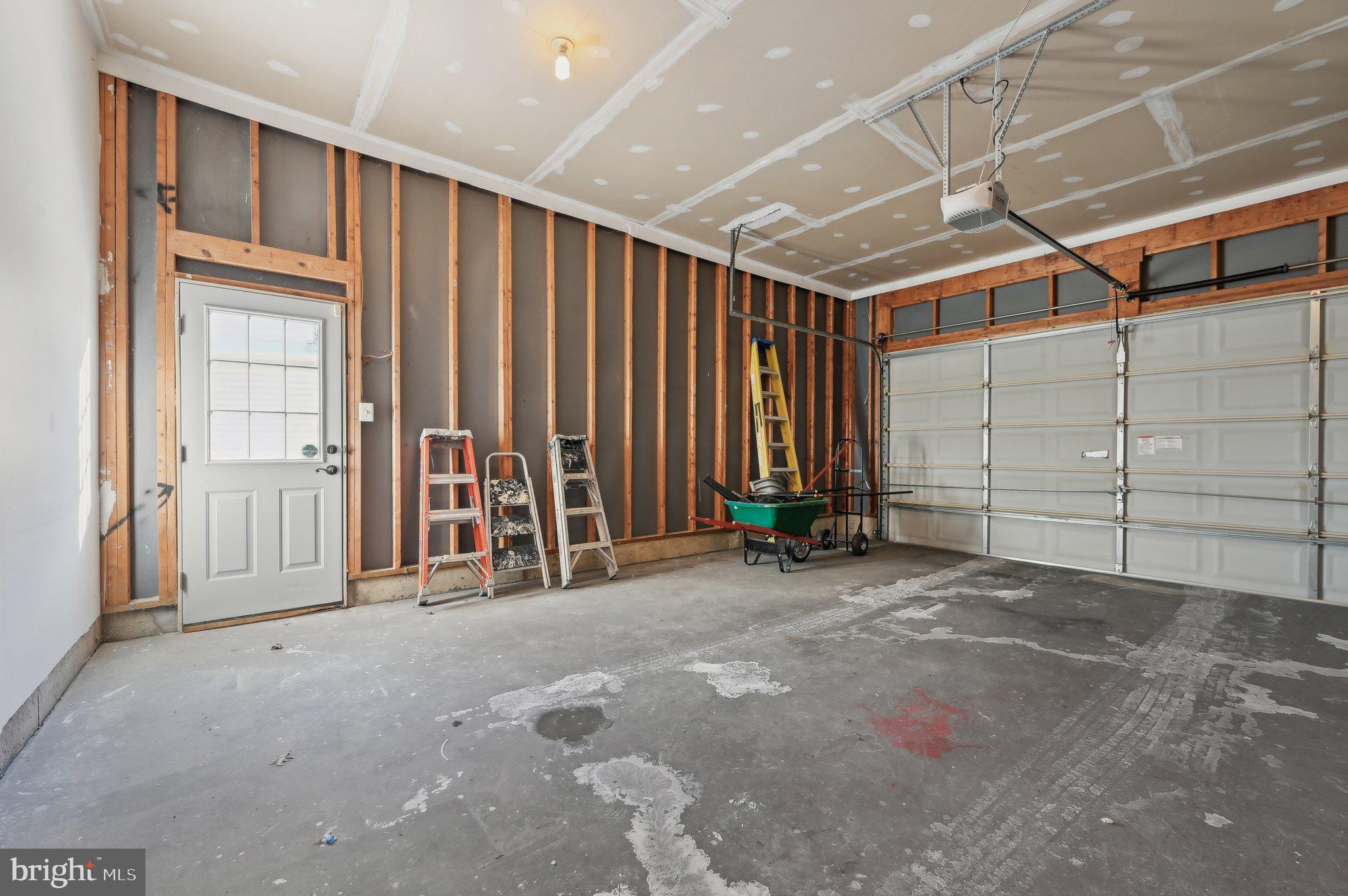 JENNA ESTATES - Residential