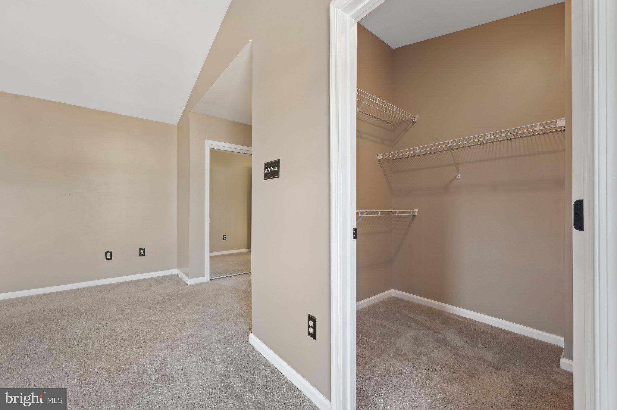 JENNA ESTATES - Residential