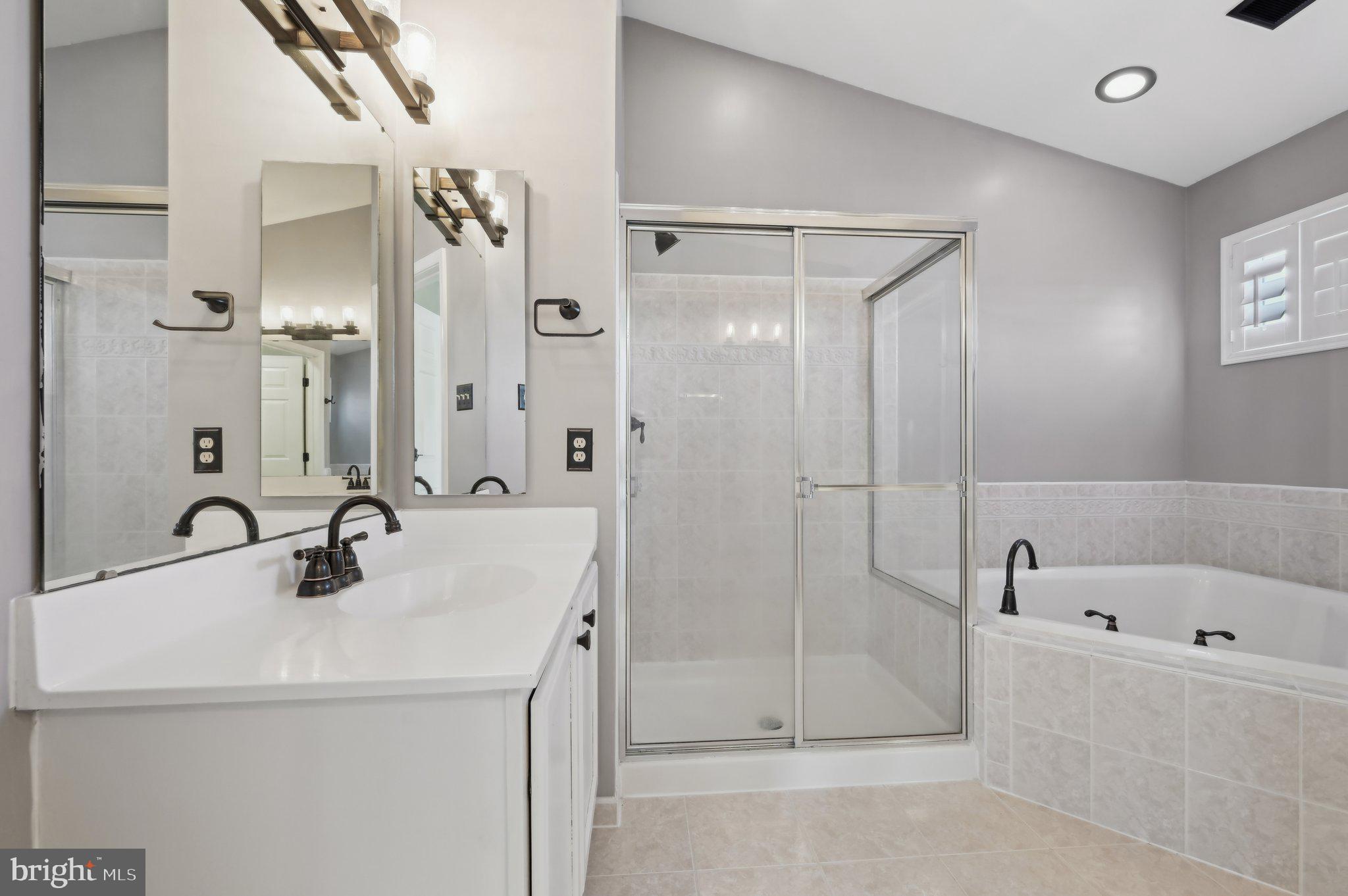 JENNA ESTATES - Residential