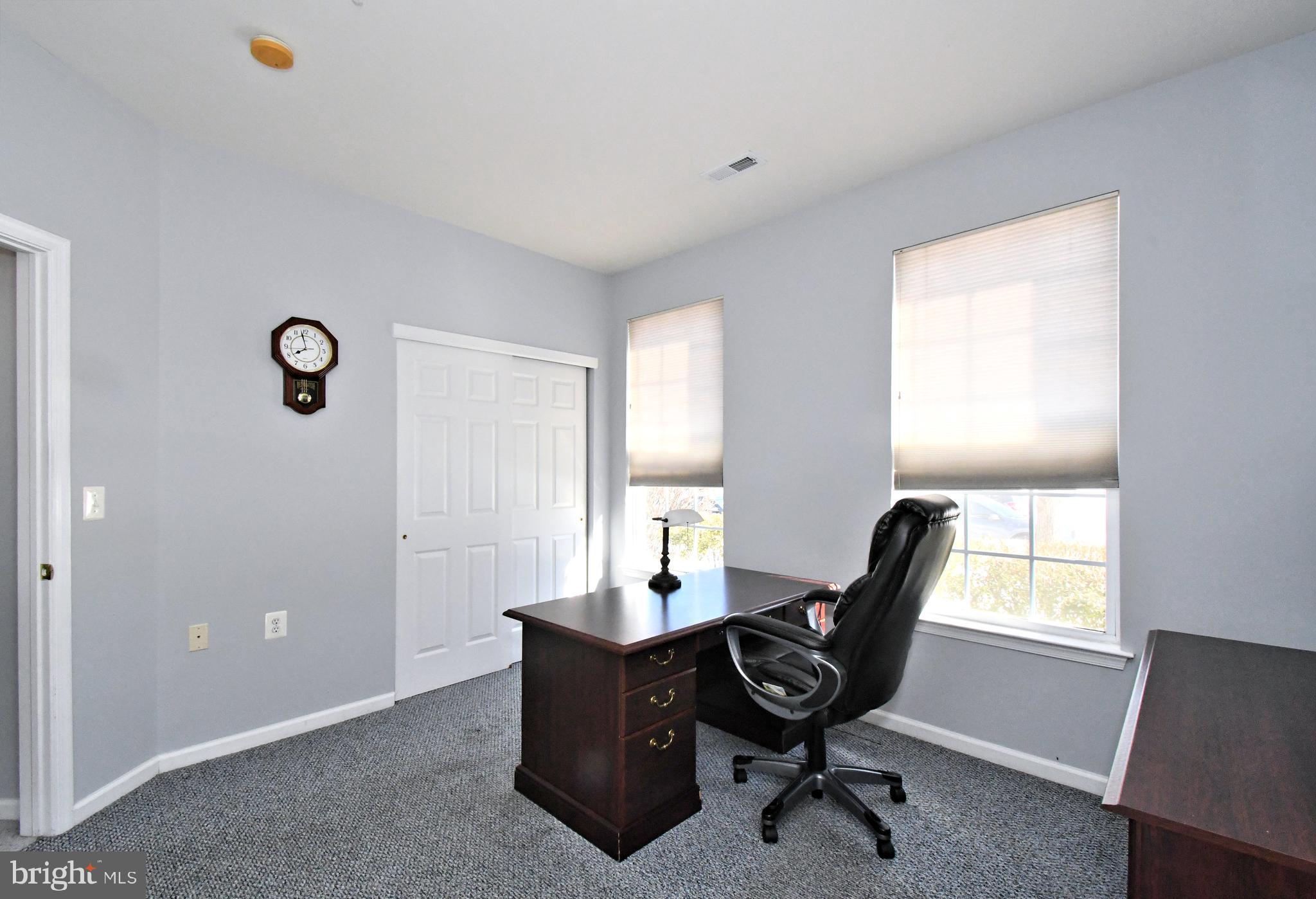 HERITAGE CR ESTS - Residential