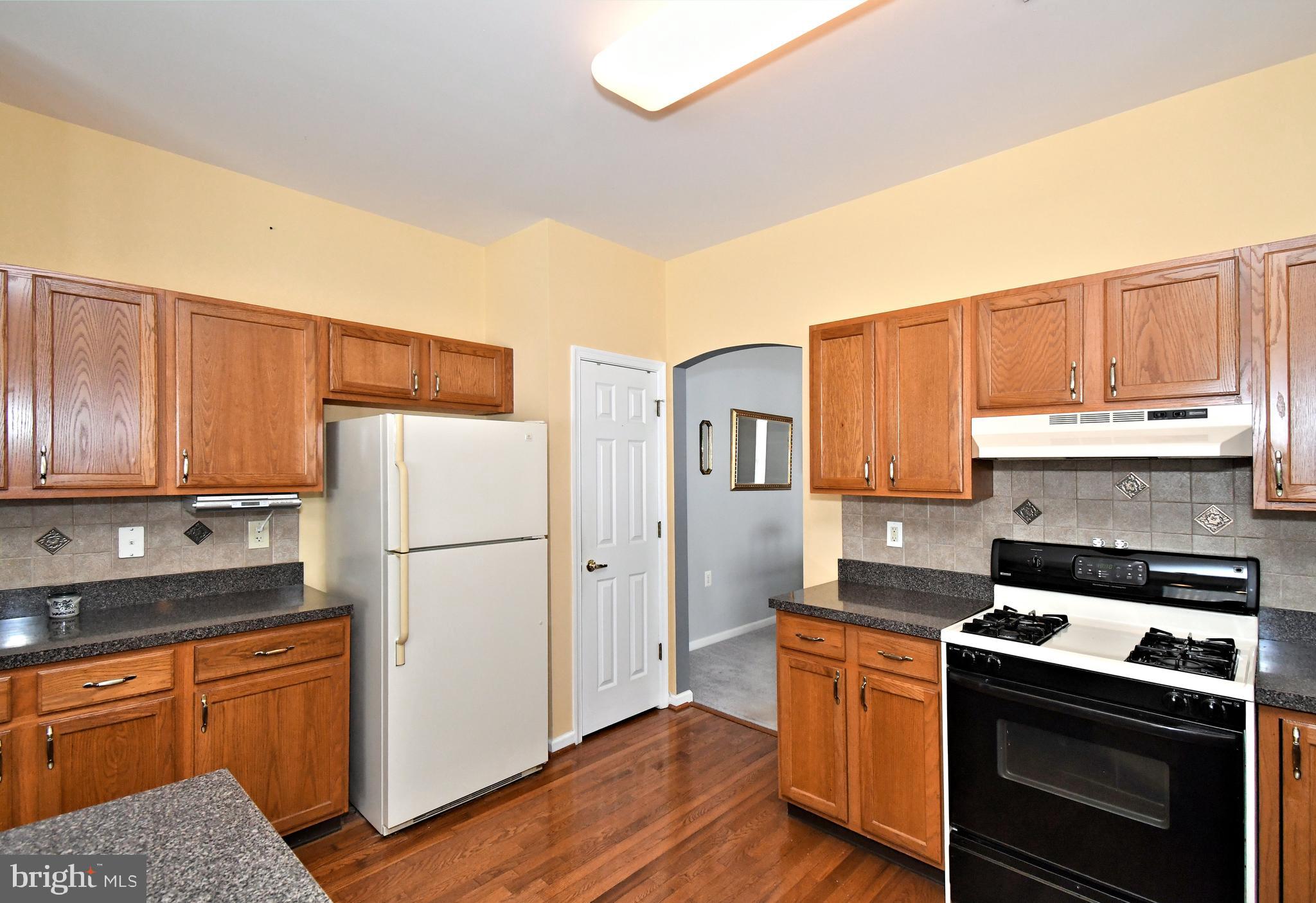 HERITAGE CR ESTS - Residential