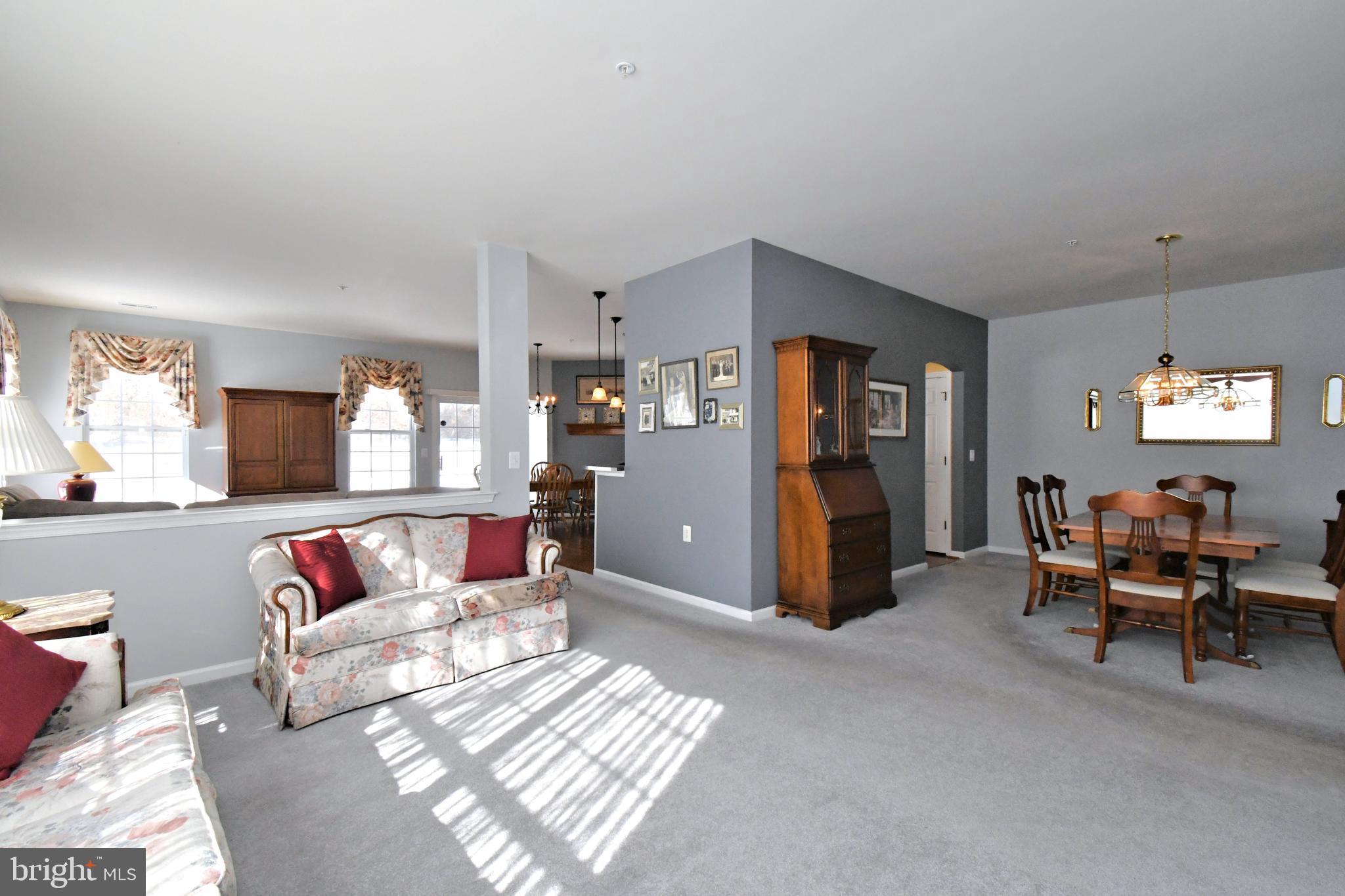 HERITAGE CR ESTS - Residential