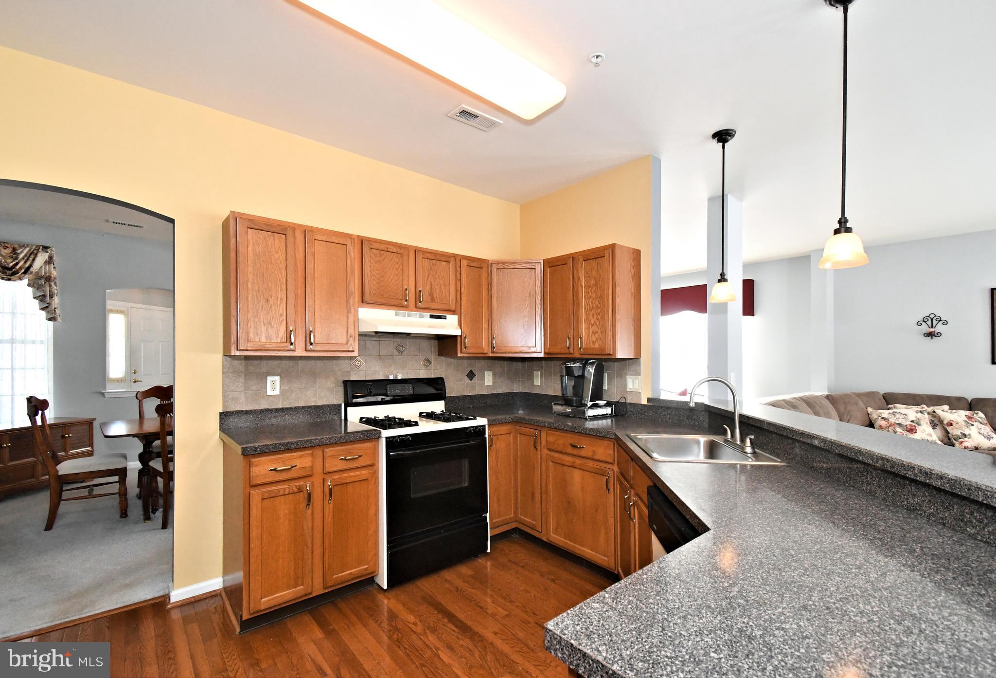 HERITAGE CR ESTS - Residential