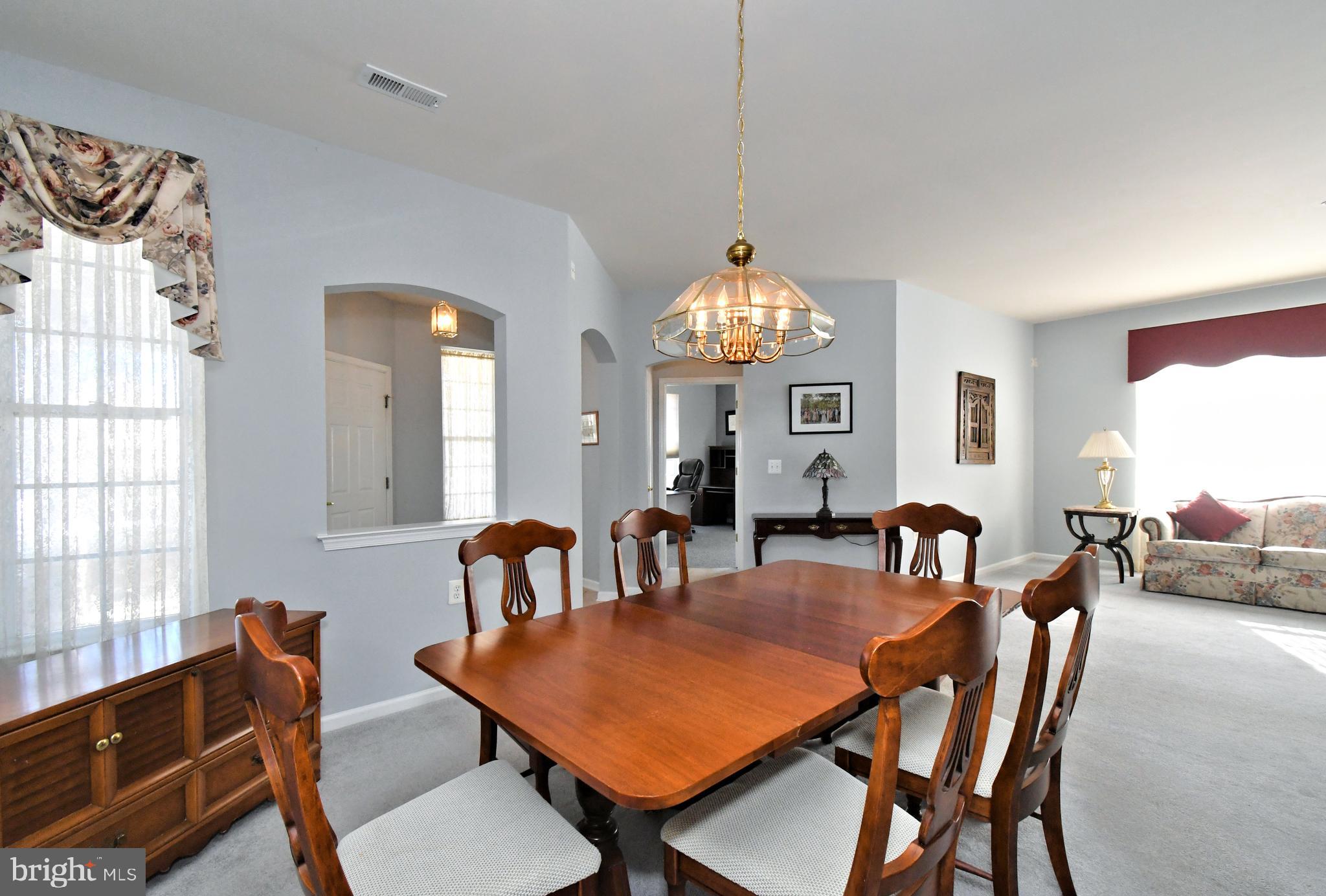 HERITAGE CR ESTS - Residential