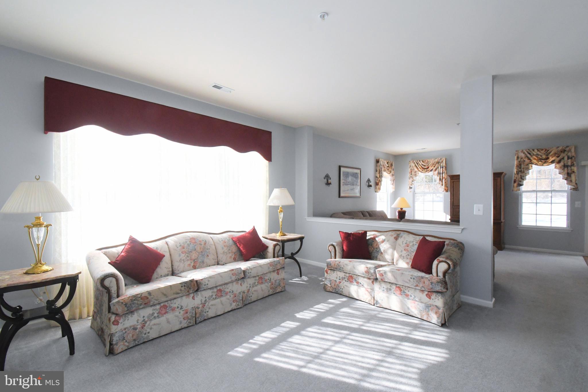 HERITAGE CR ESTS - Residential