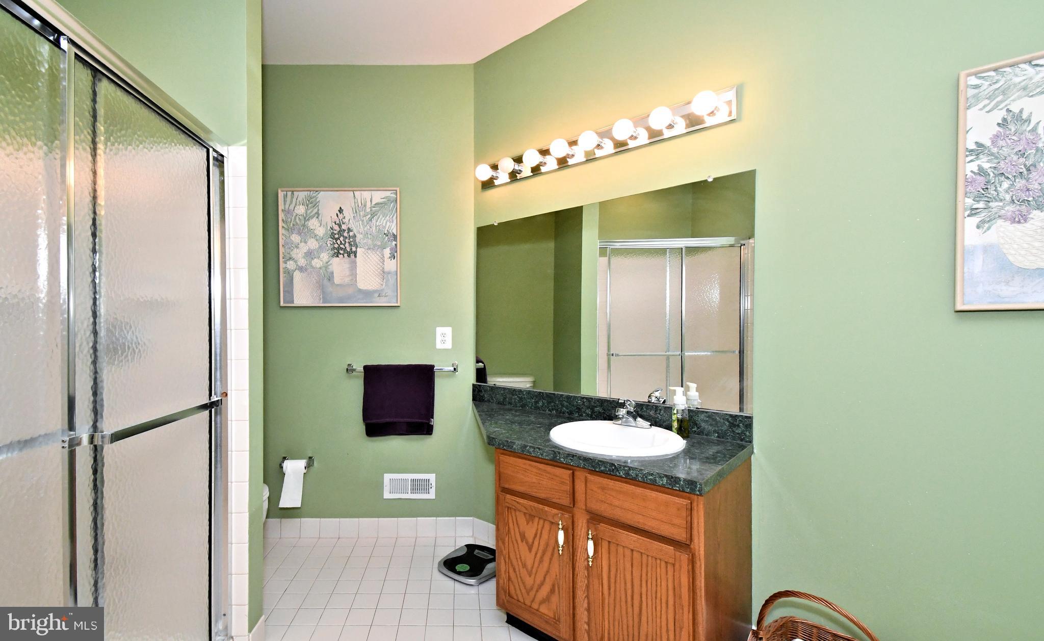 HERITAGE CR ESTS - Residential