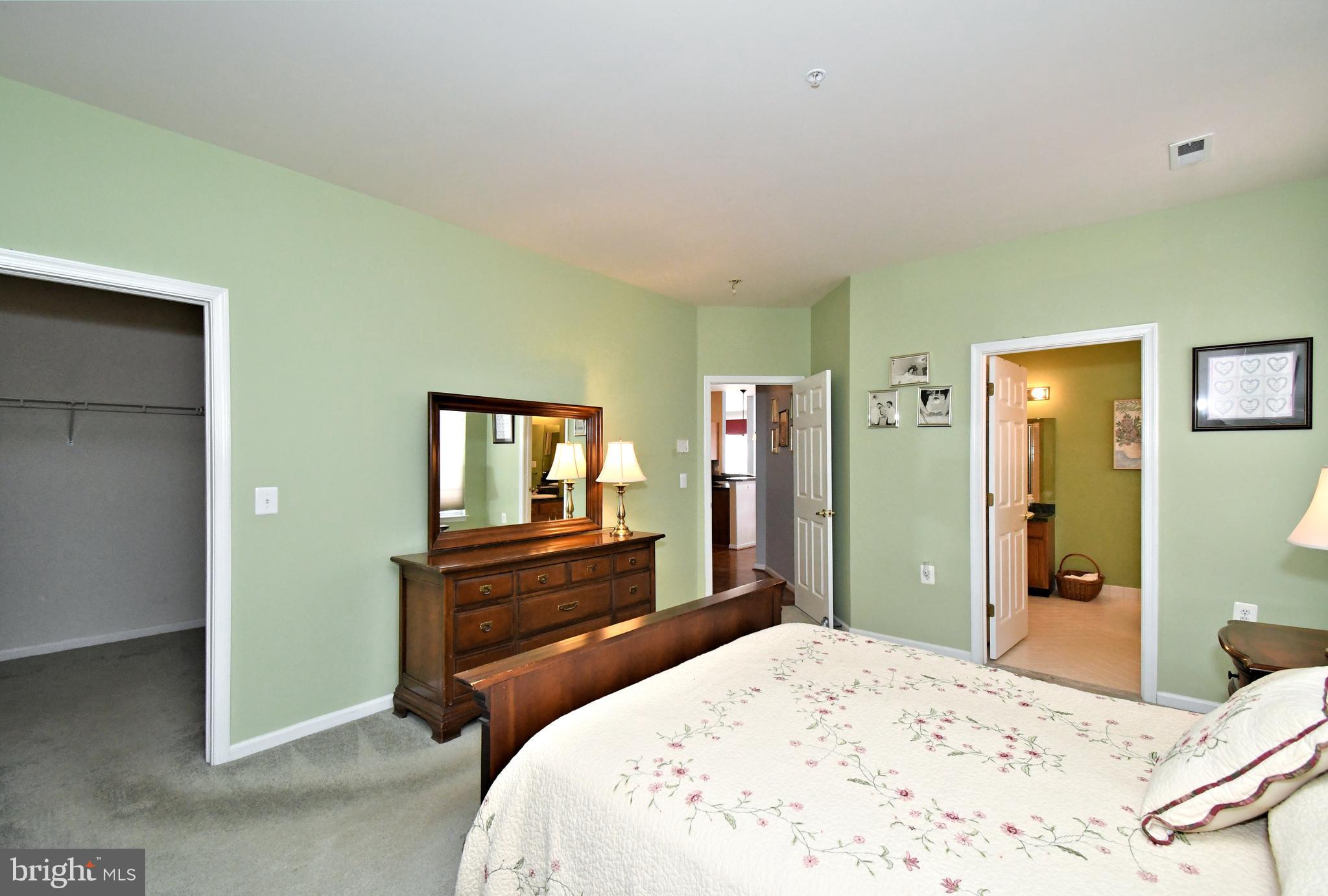 HERITAGE CR ESTS - Residential