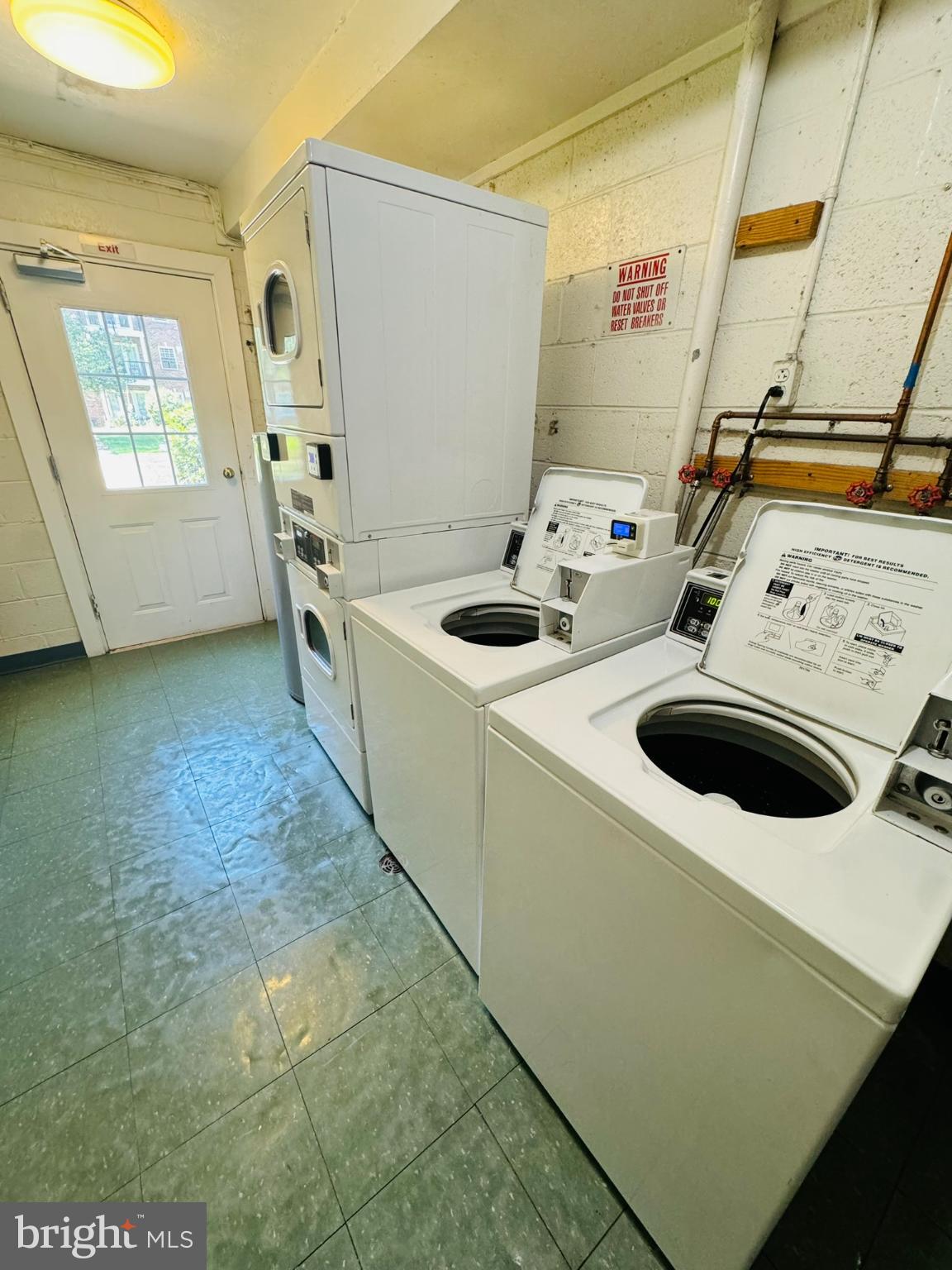 FOXCROFT COLONY CONDOS - Residential