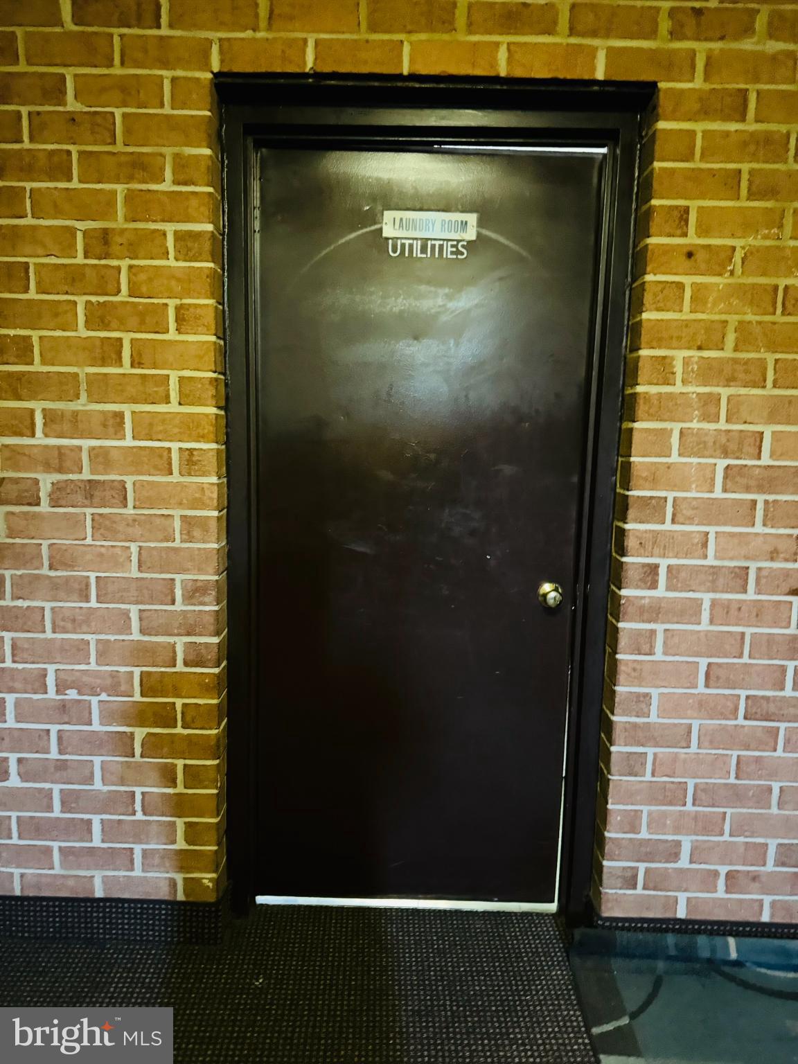 FOXCROFT COLONY CONDOS - Residential